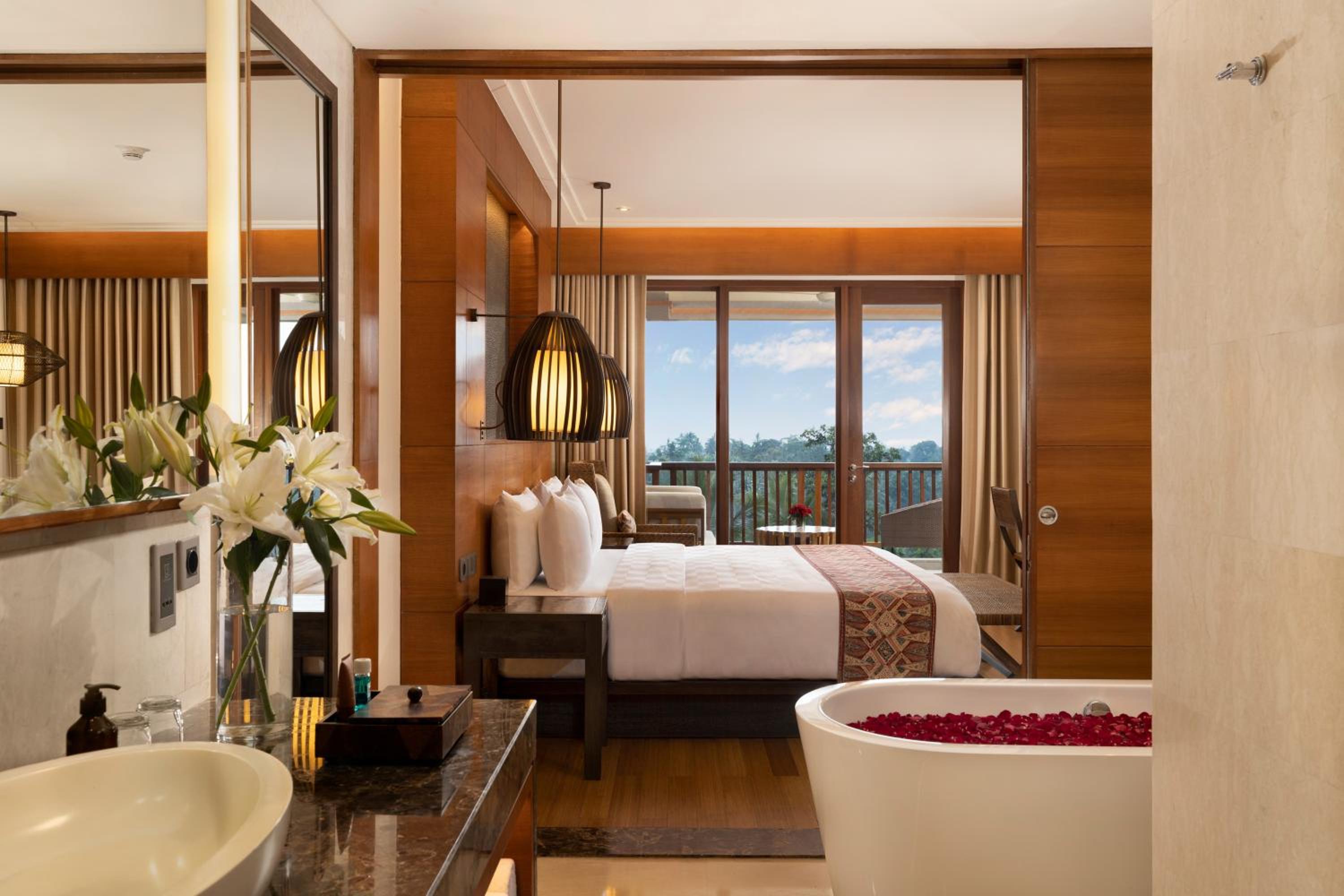 Premier Double or Twin Room with Bathtub and Free Daily Resort Activities photo 1