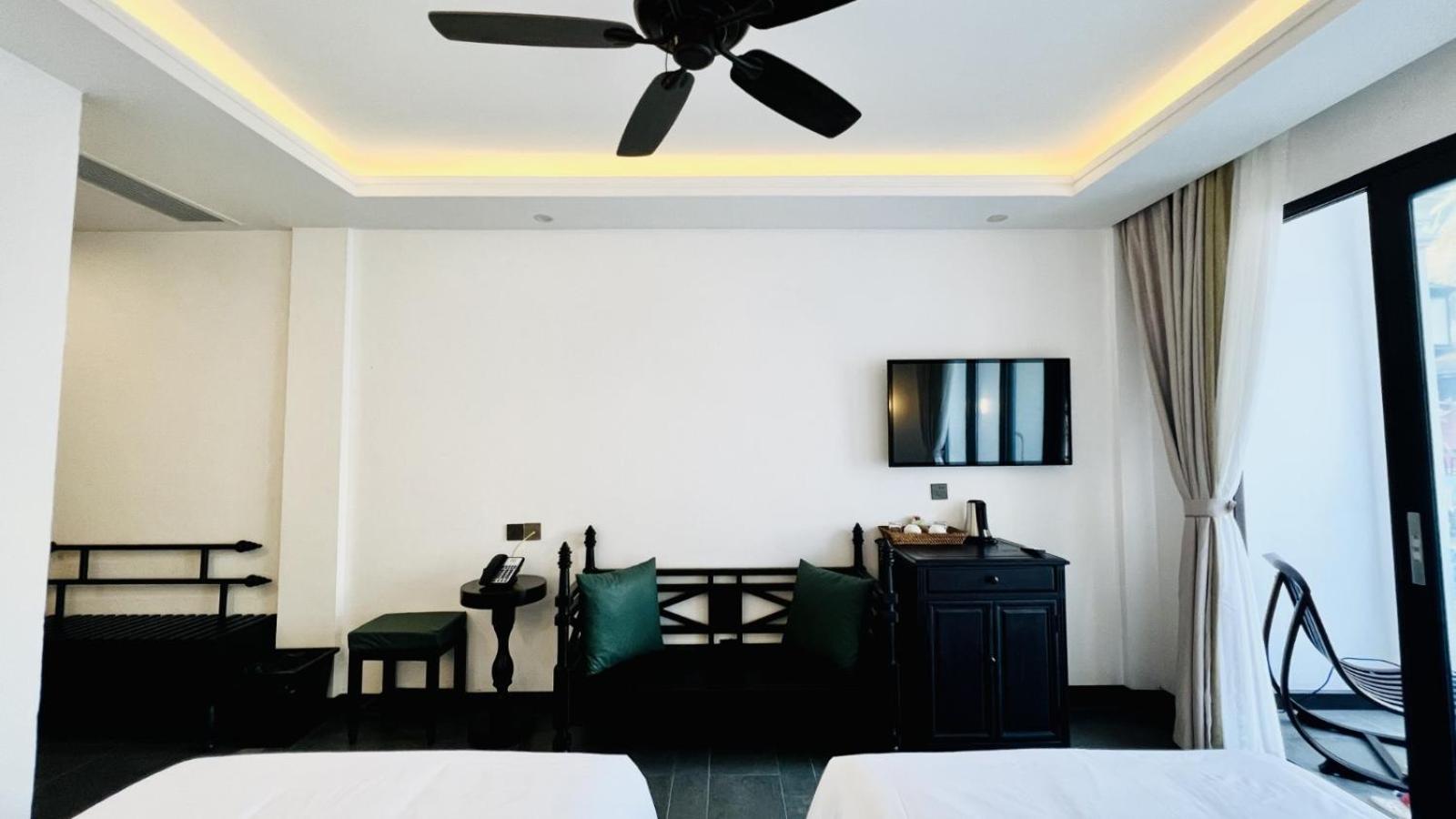 Economy Twin Room - Photo 3