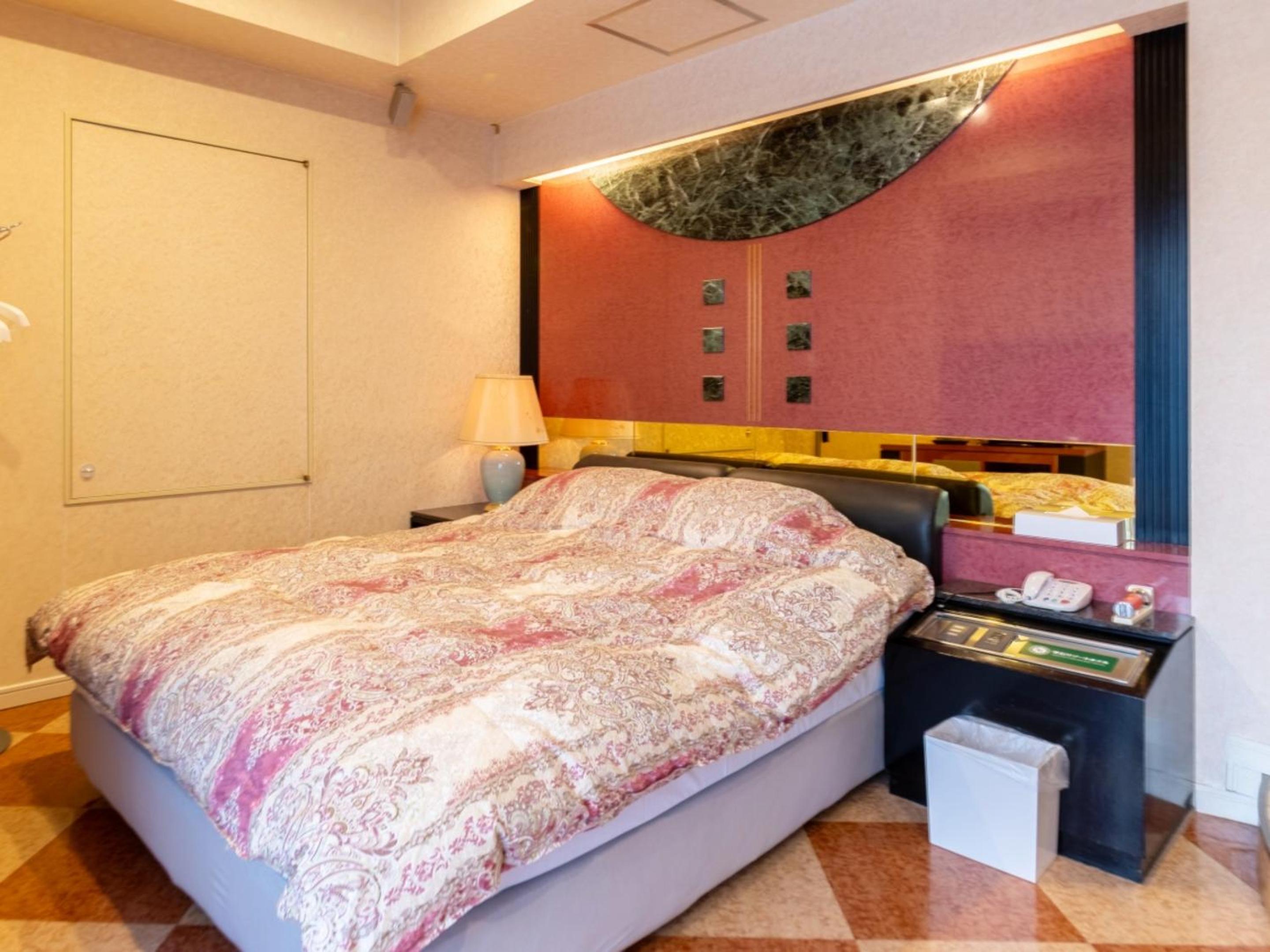 Queen Room