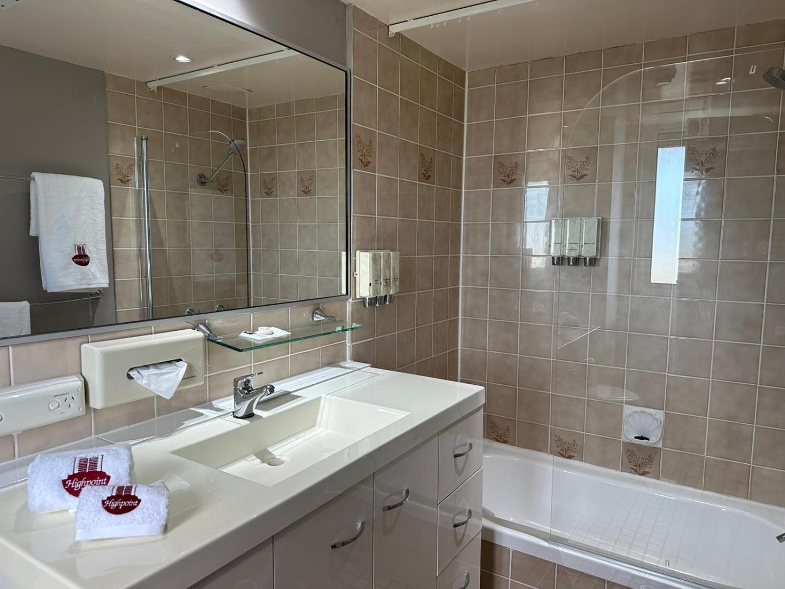 One-Bedroom Apartment - Photo 4
