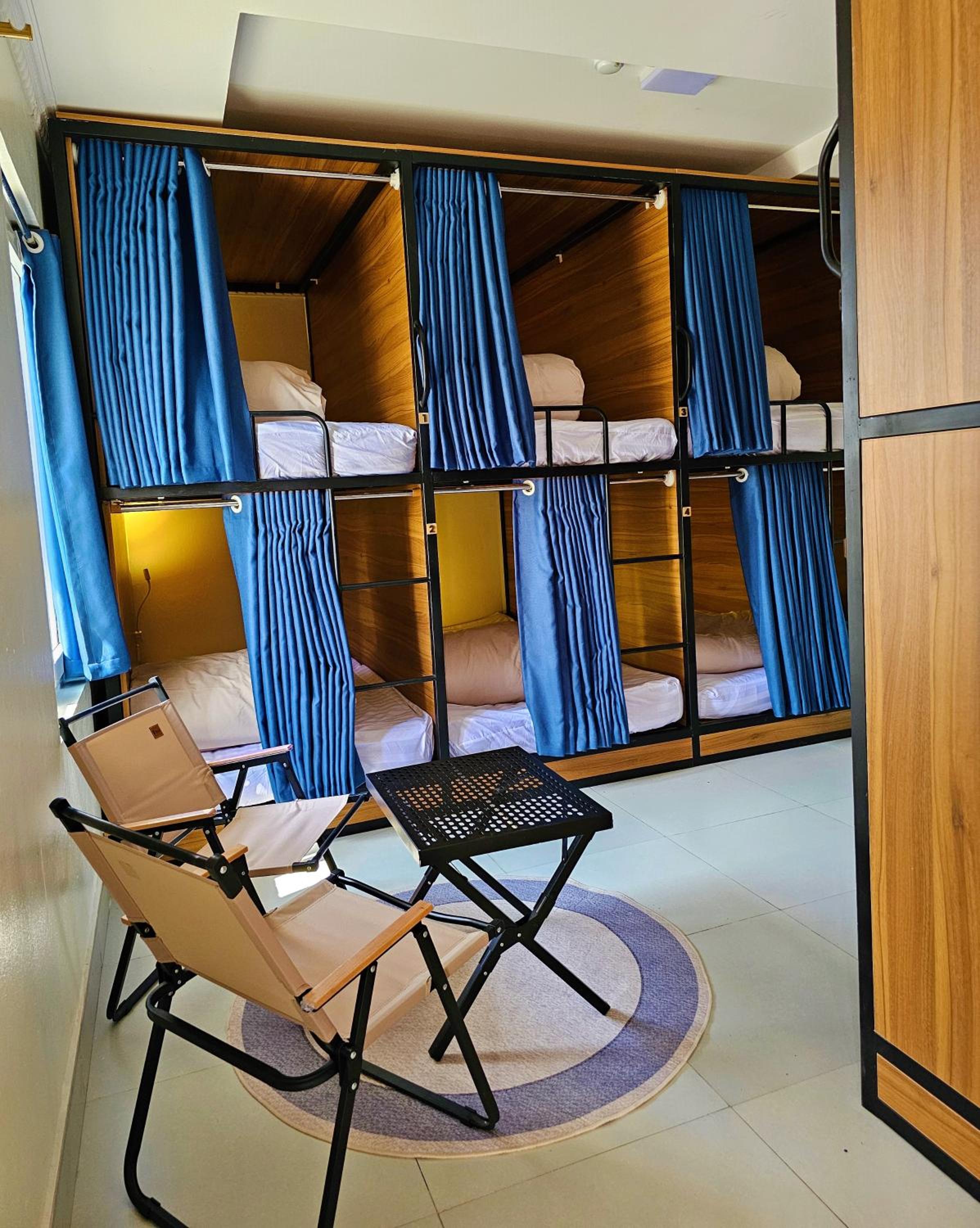 8-Bed Mixed Dormitory Room photo 1