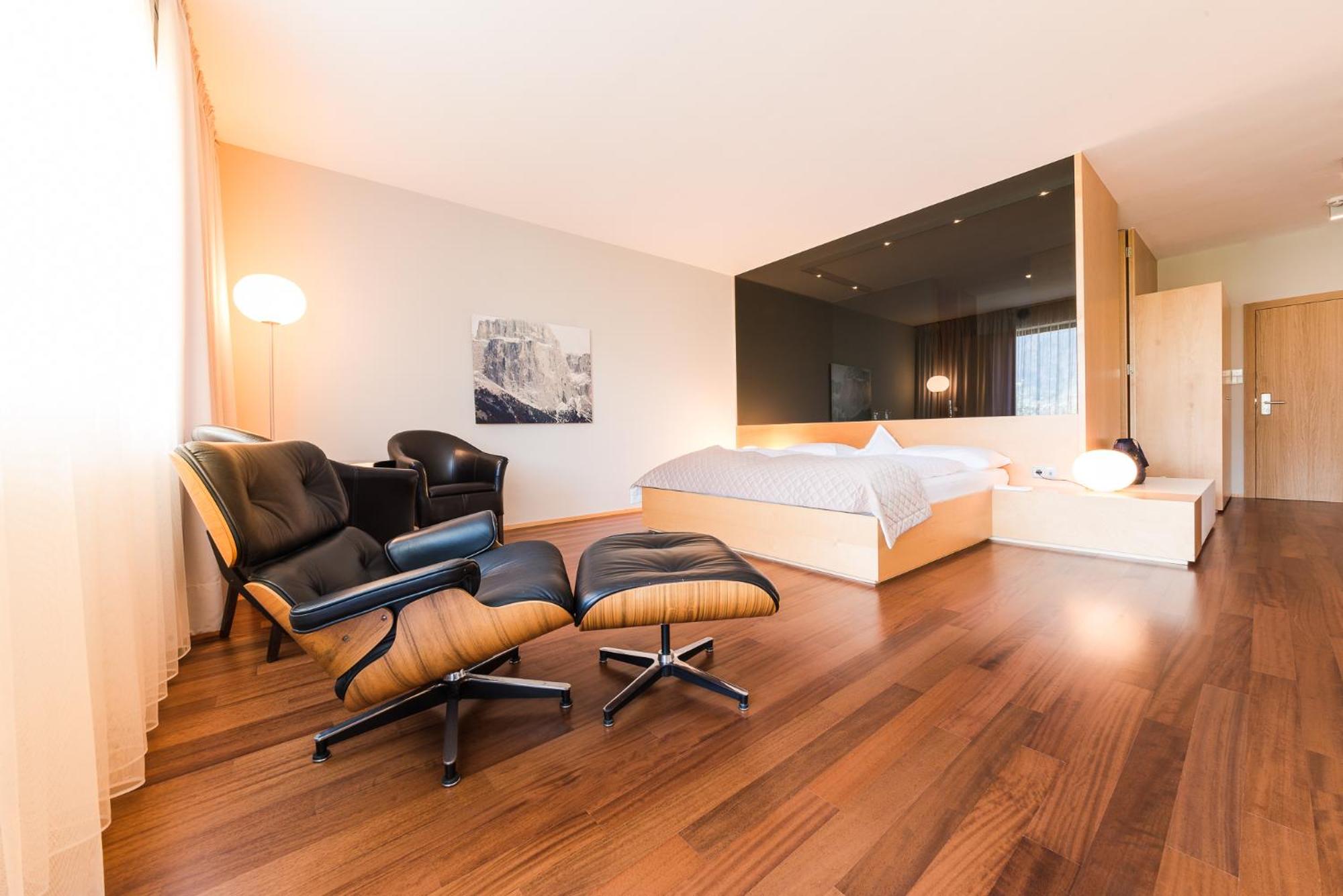 Deluxe Double Room with Balcony photo 2