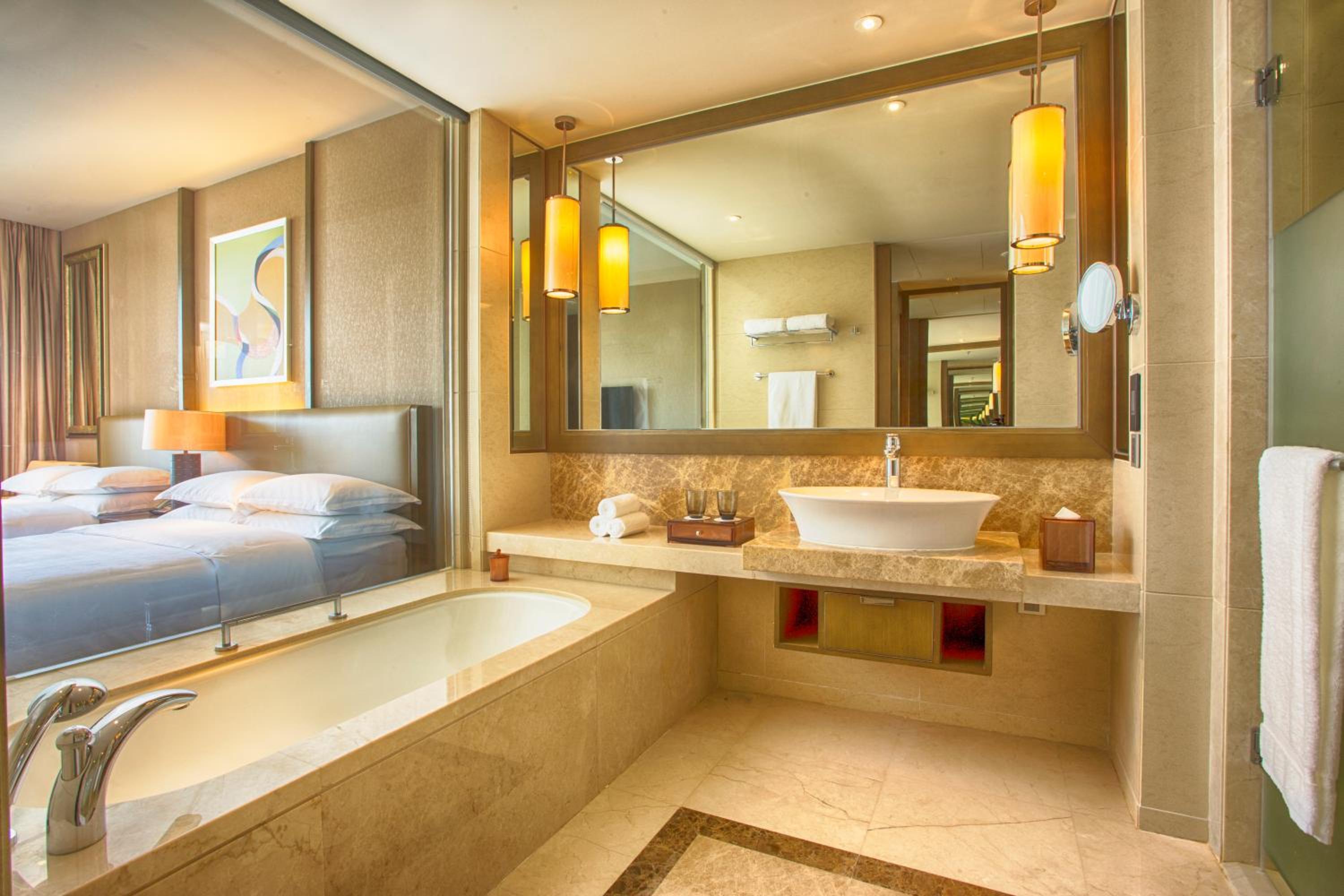 Deluxe Twin Room with Lake View photo 3