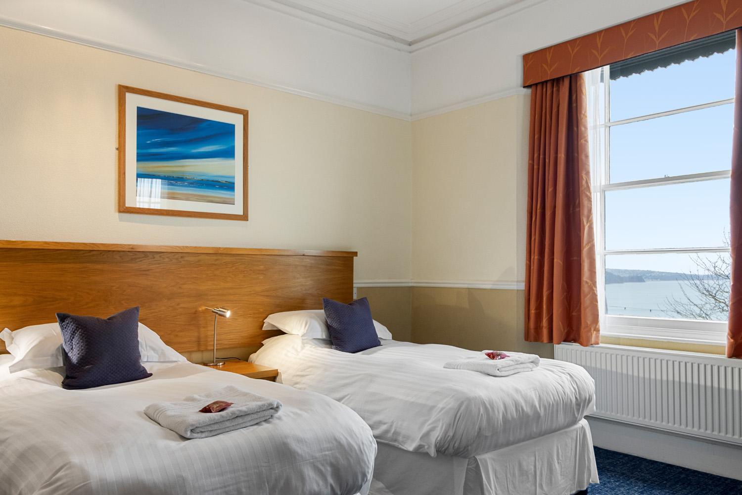 Standard Twin Room with Sea View