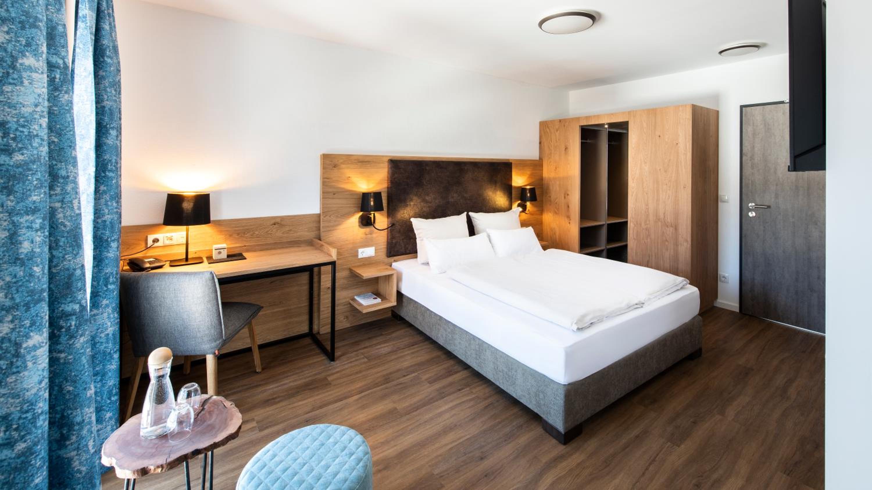 Standard Double Room - Photo 2