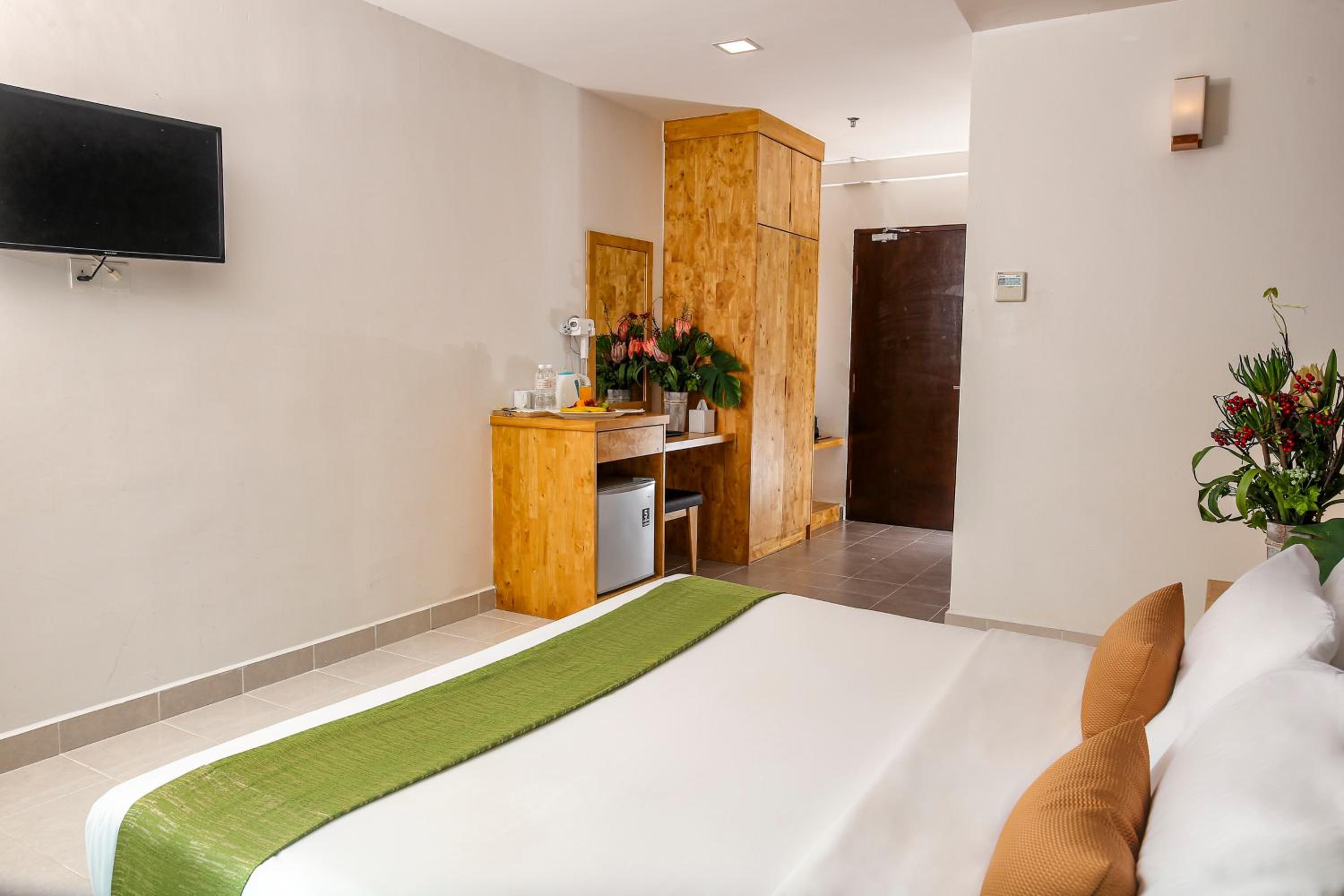 Deluxe King Room photo 2