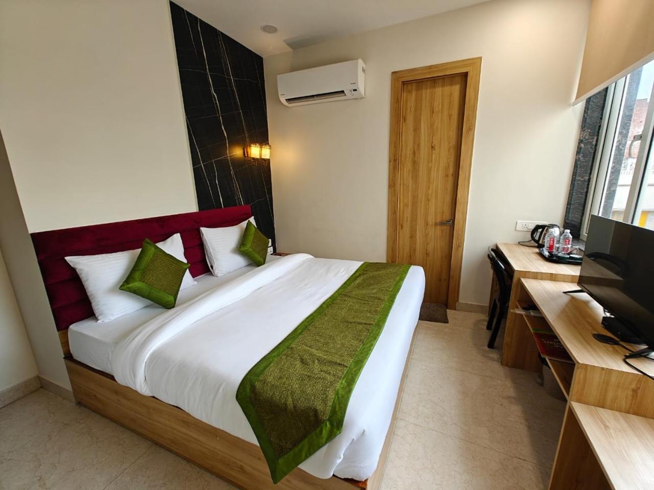 Deluxe Double Room photo 2