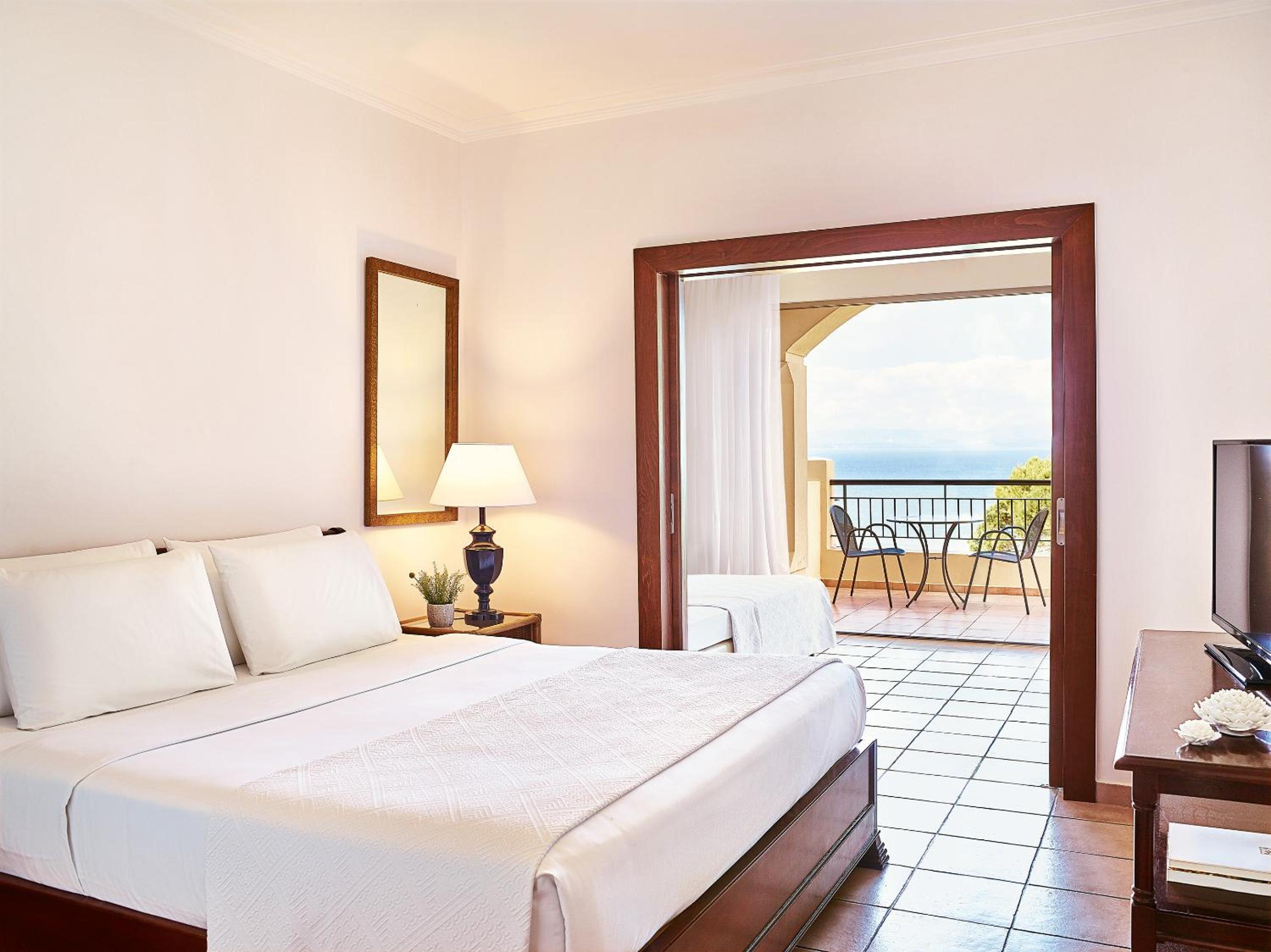 Sea View Family Room - Photo 3