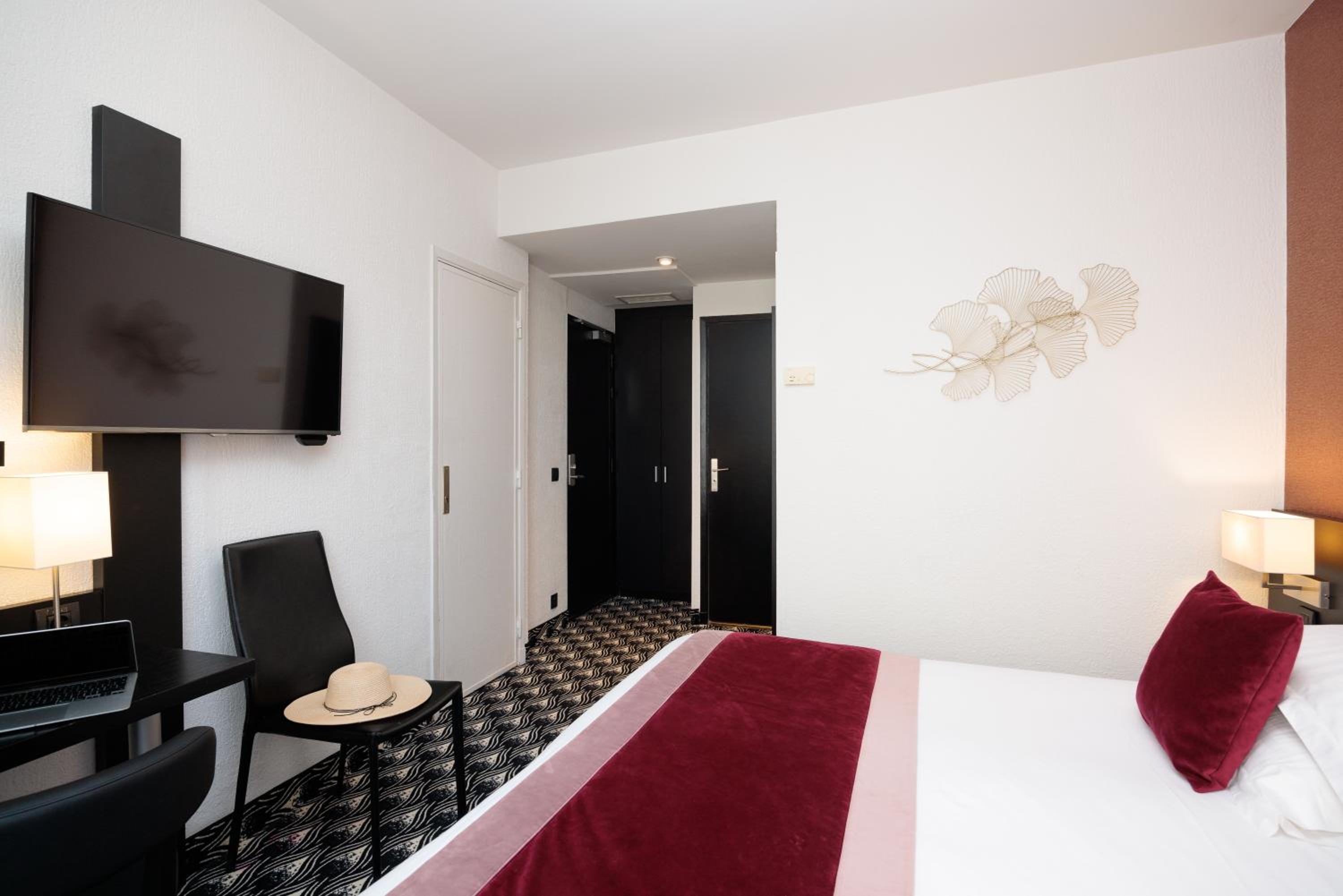 Standard Double Room - free upgrade photo 3