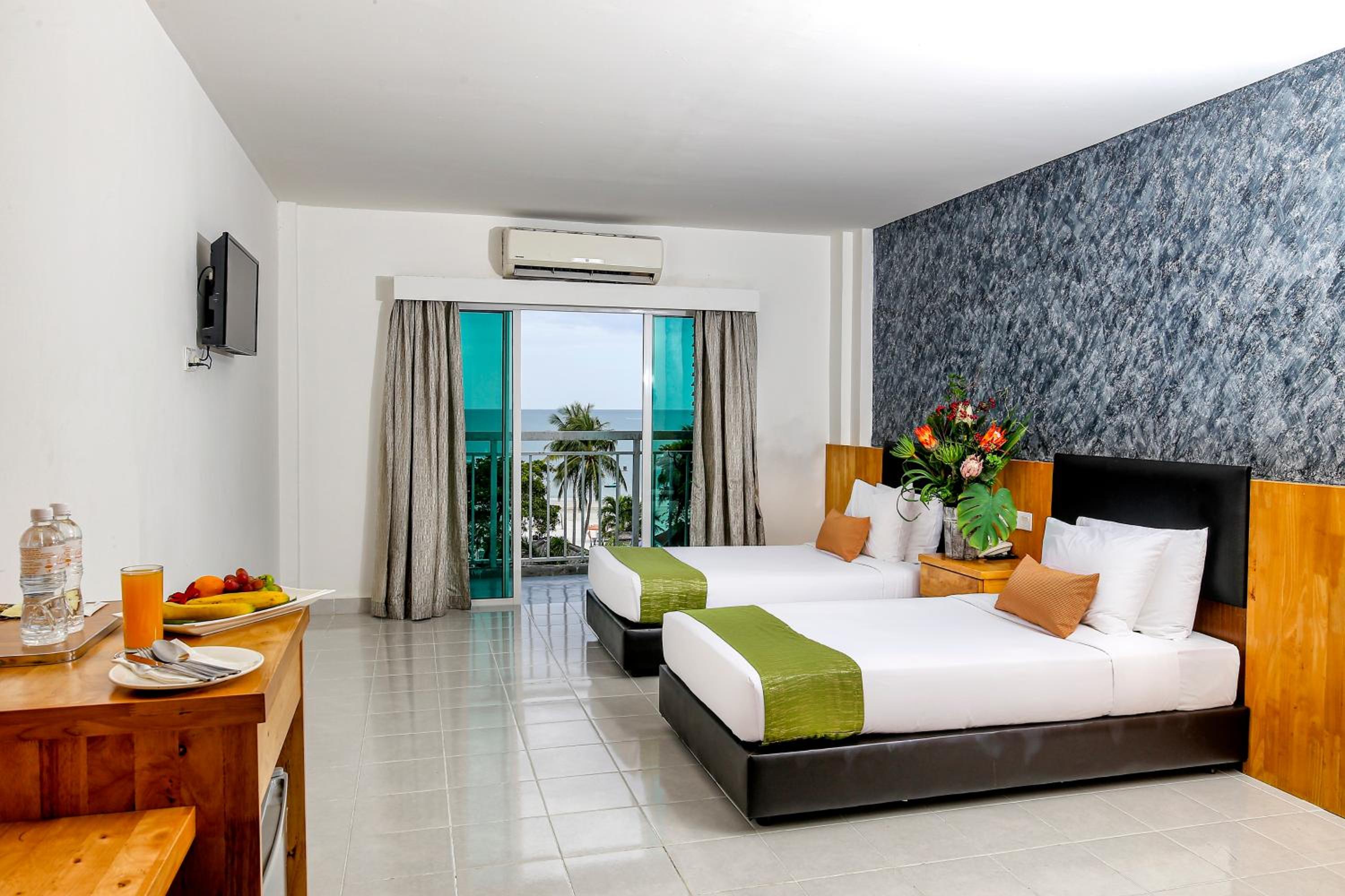 Twin Room with Balcony photo 3