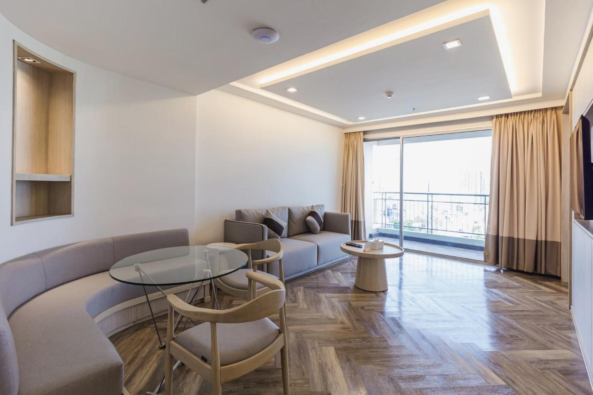 One-Bedroom Exclusive photo 2