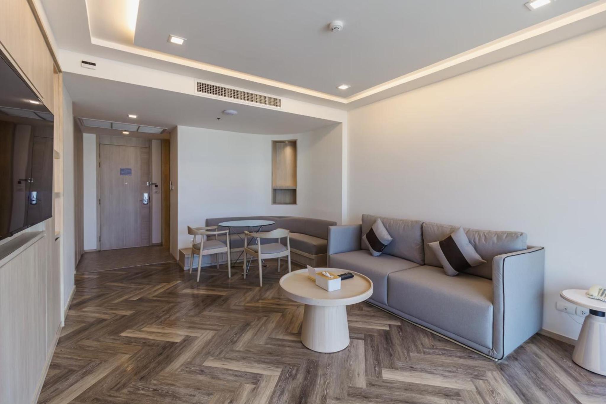 One-Bedroom Exclusive photo 3