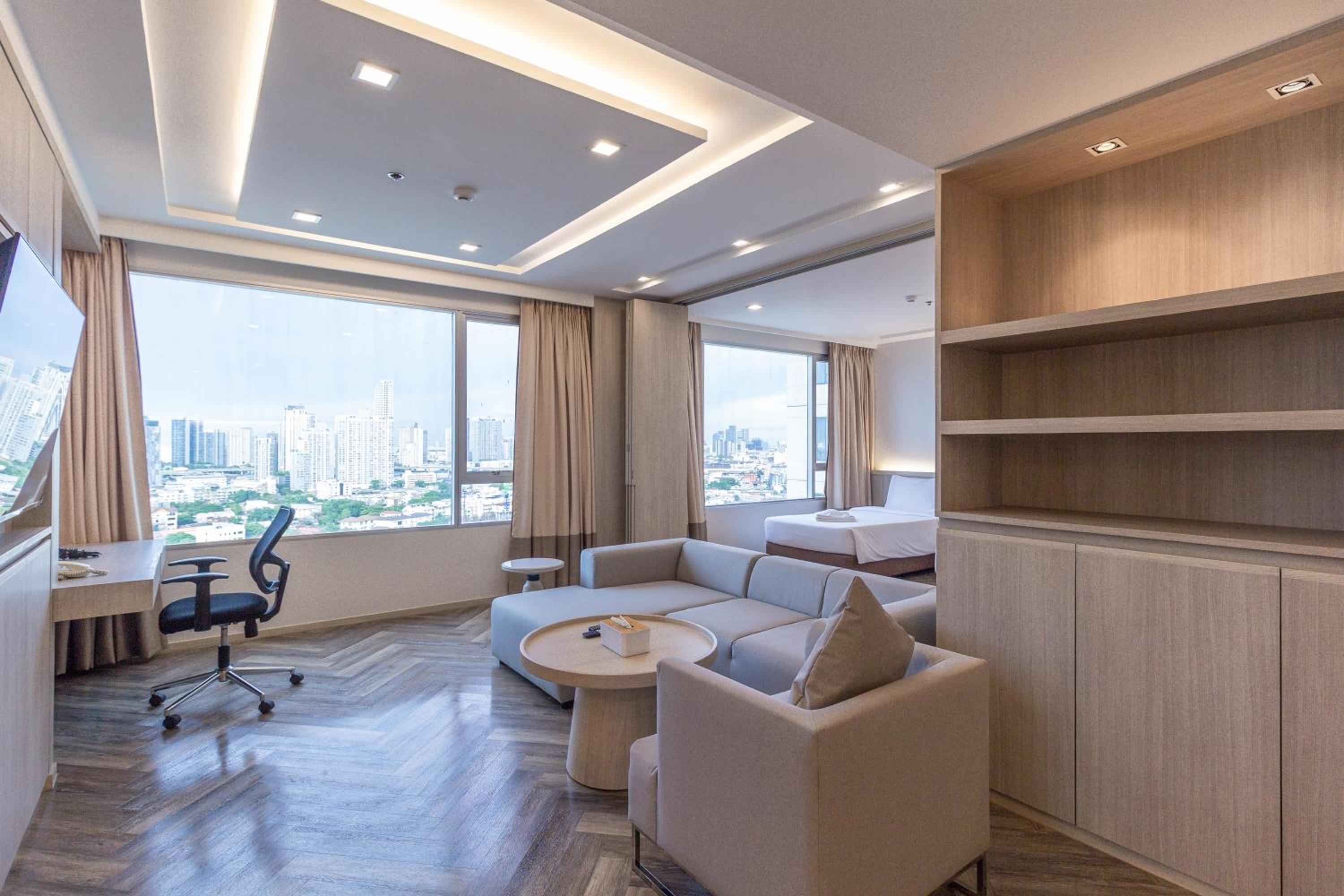 Two-Bedroom Suite with Jacuzzi photo 3