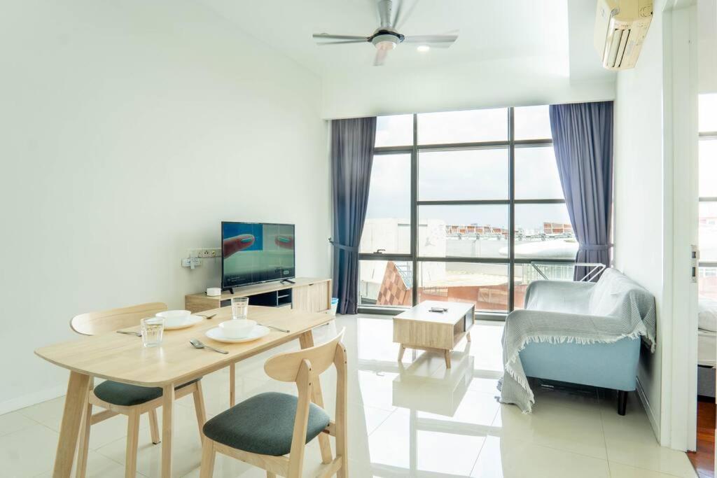 Two-Bedroom Apartment - Photo 3