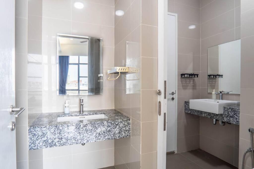 Two-Bedroom Apartment - Photo 15