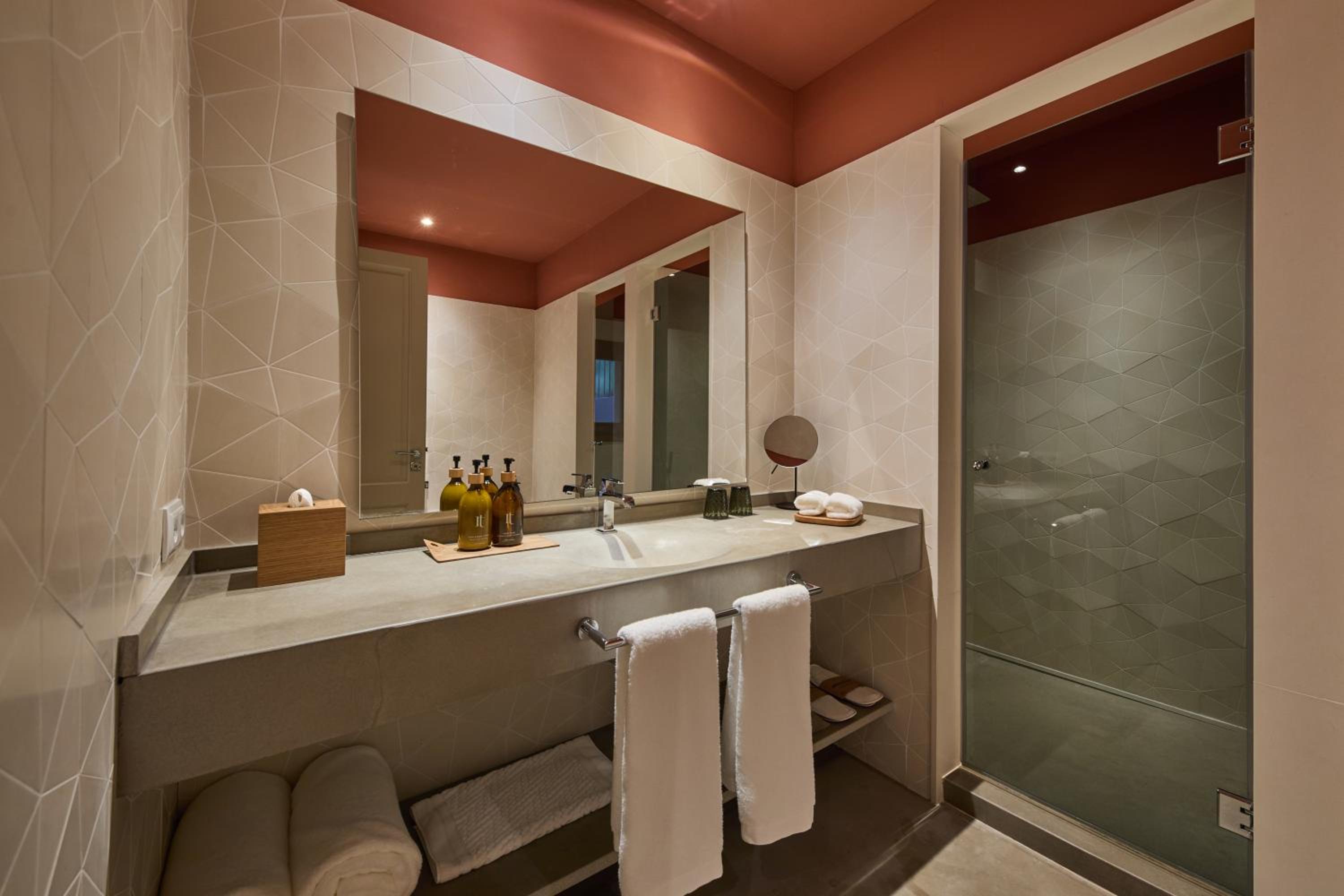 Suite with Sea View, Terrace and Spa Access photo 3