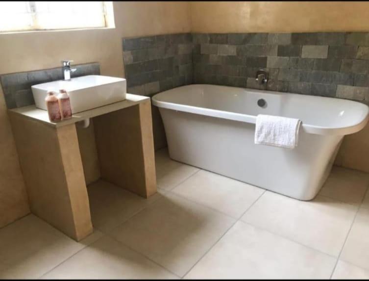 Budget Double Room photo 2