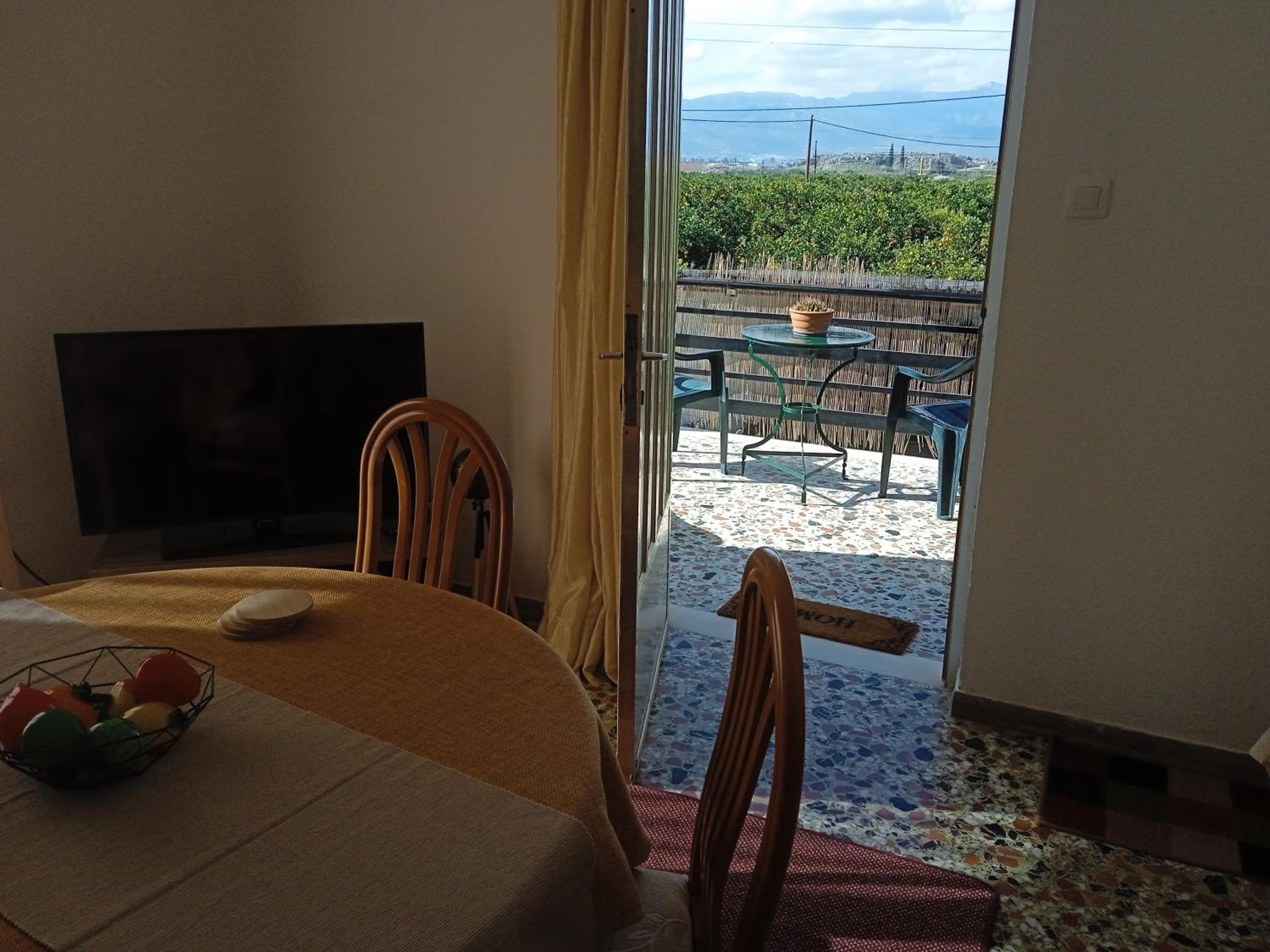 Two-Bedroom House - Photo 16