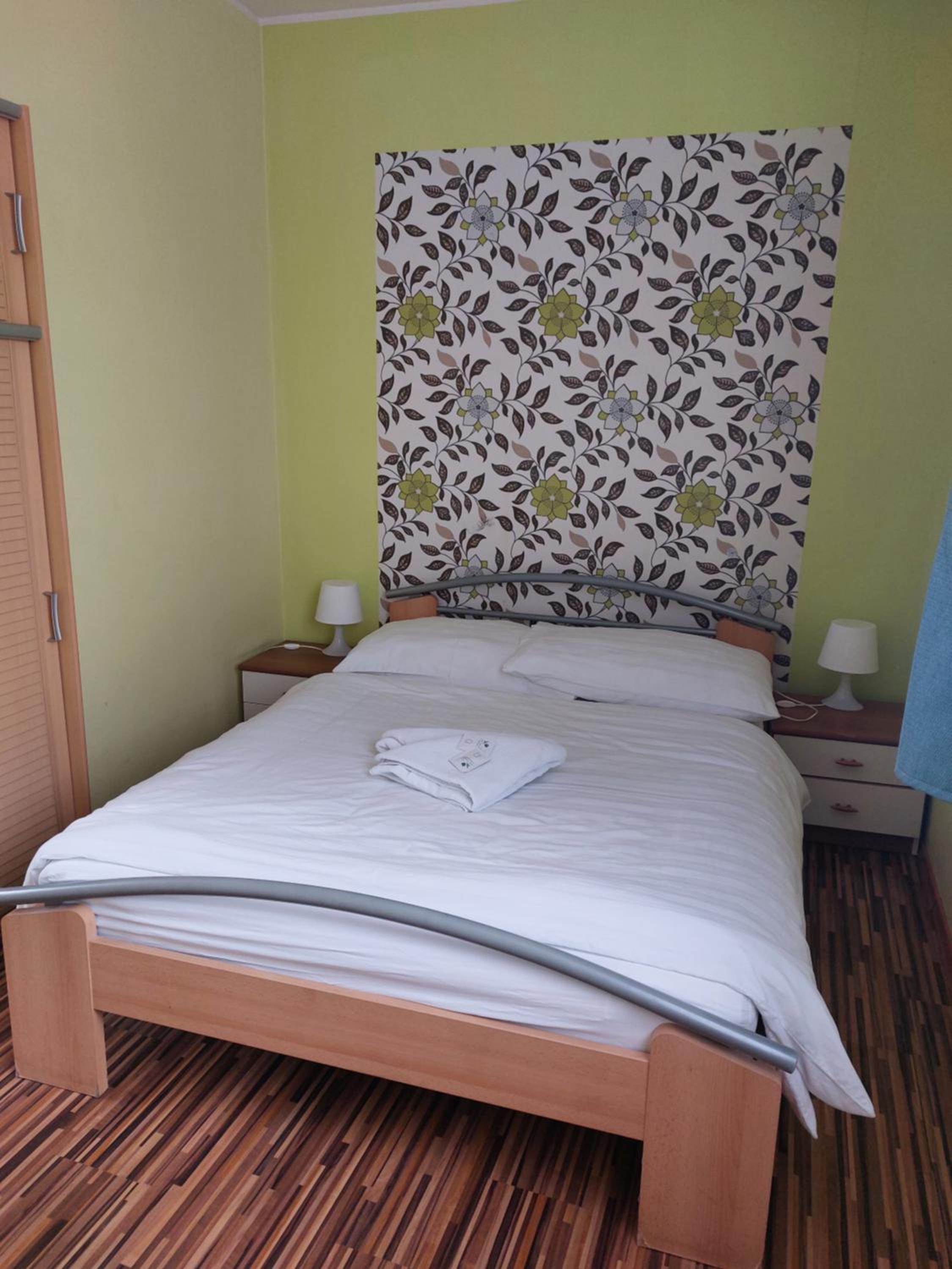 Superior One-Bedroom Apartment - Photo 13
