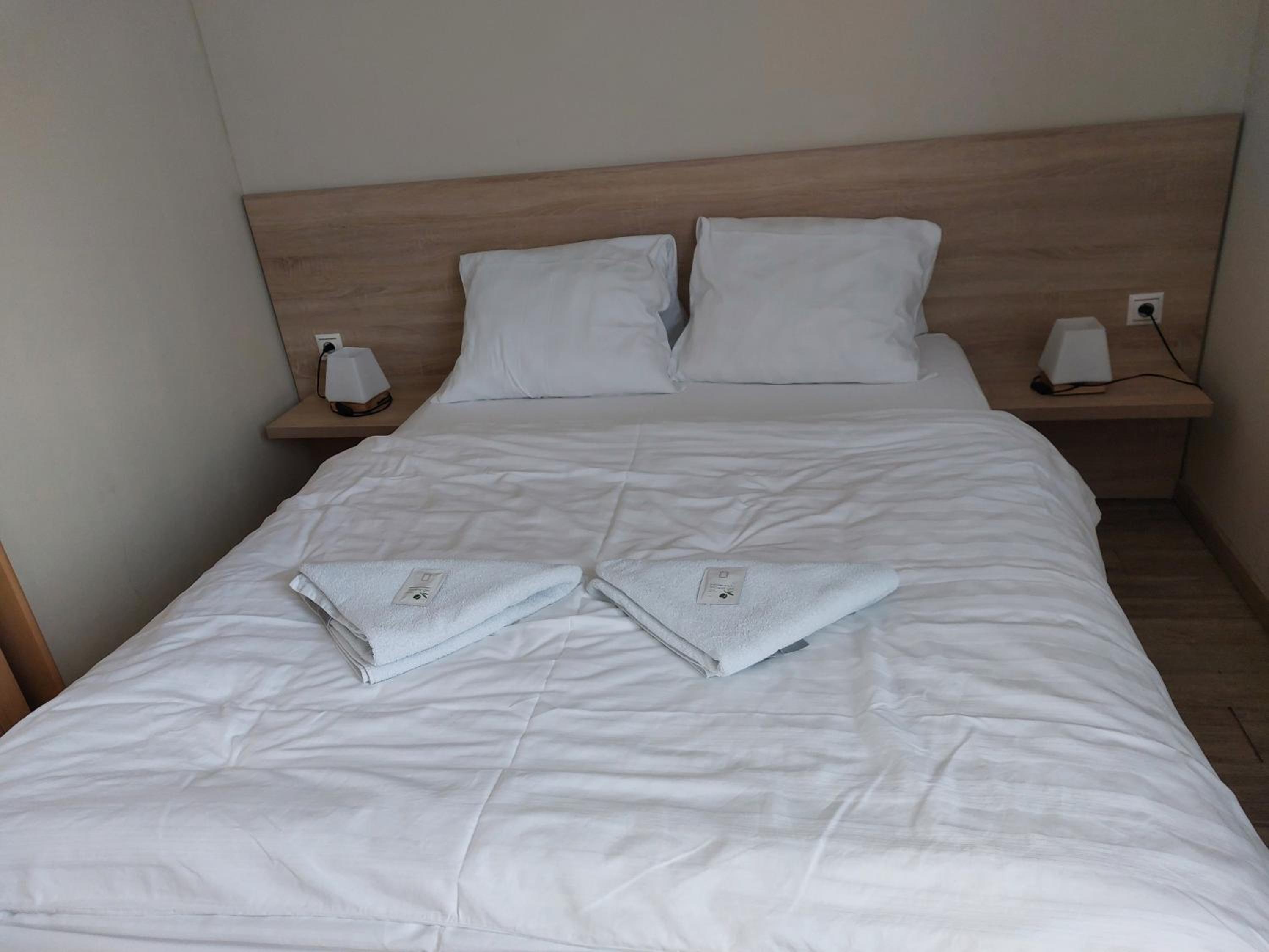 Superior One-Bedroom Apartment - Photo 8