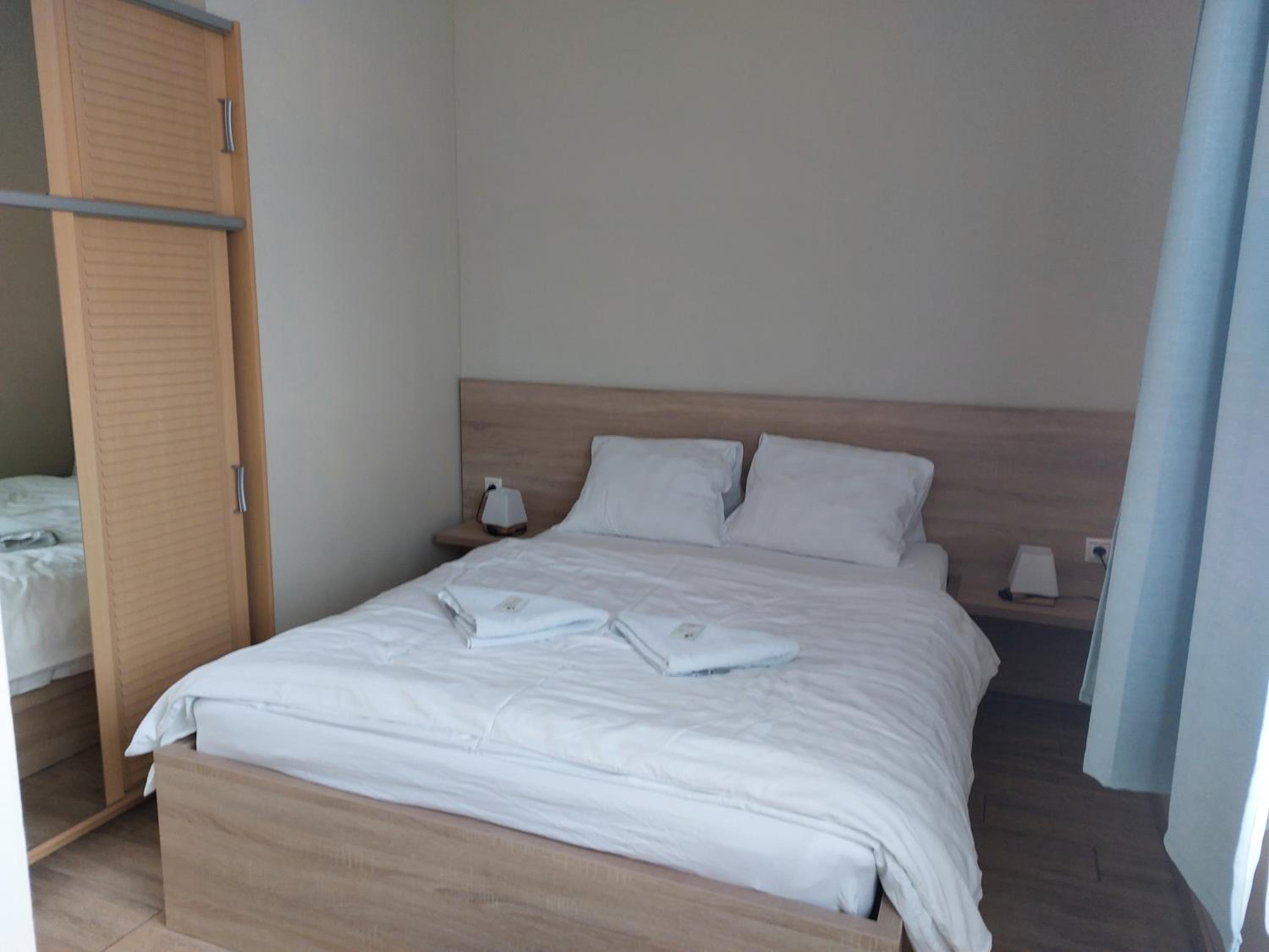 Superior One-Bedroom Apartment - Photo 7