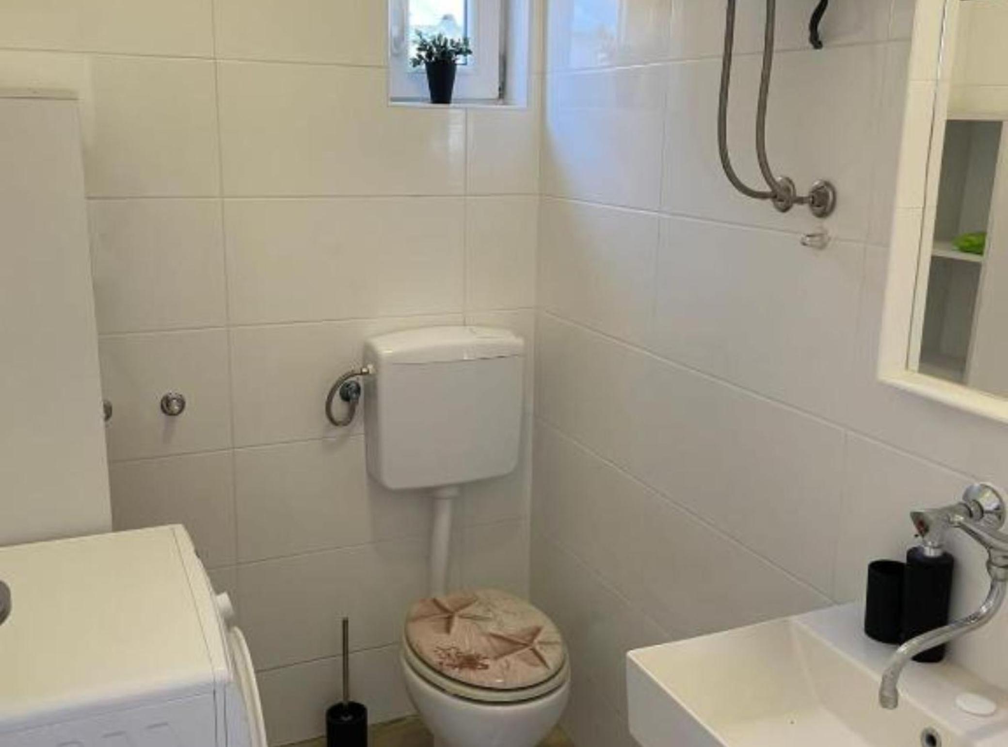 Two Bedroom Apartment With Balcony And Sea View photo 2