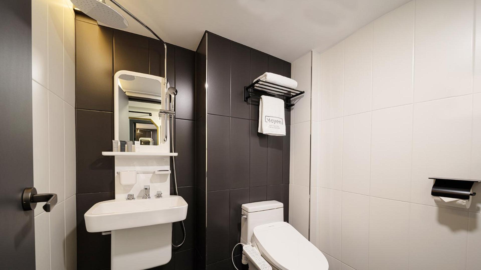 Standard King Room - Photo 2