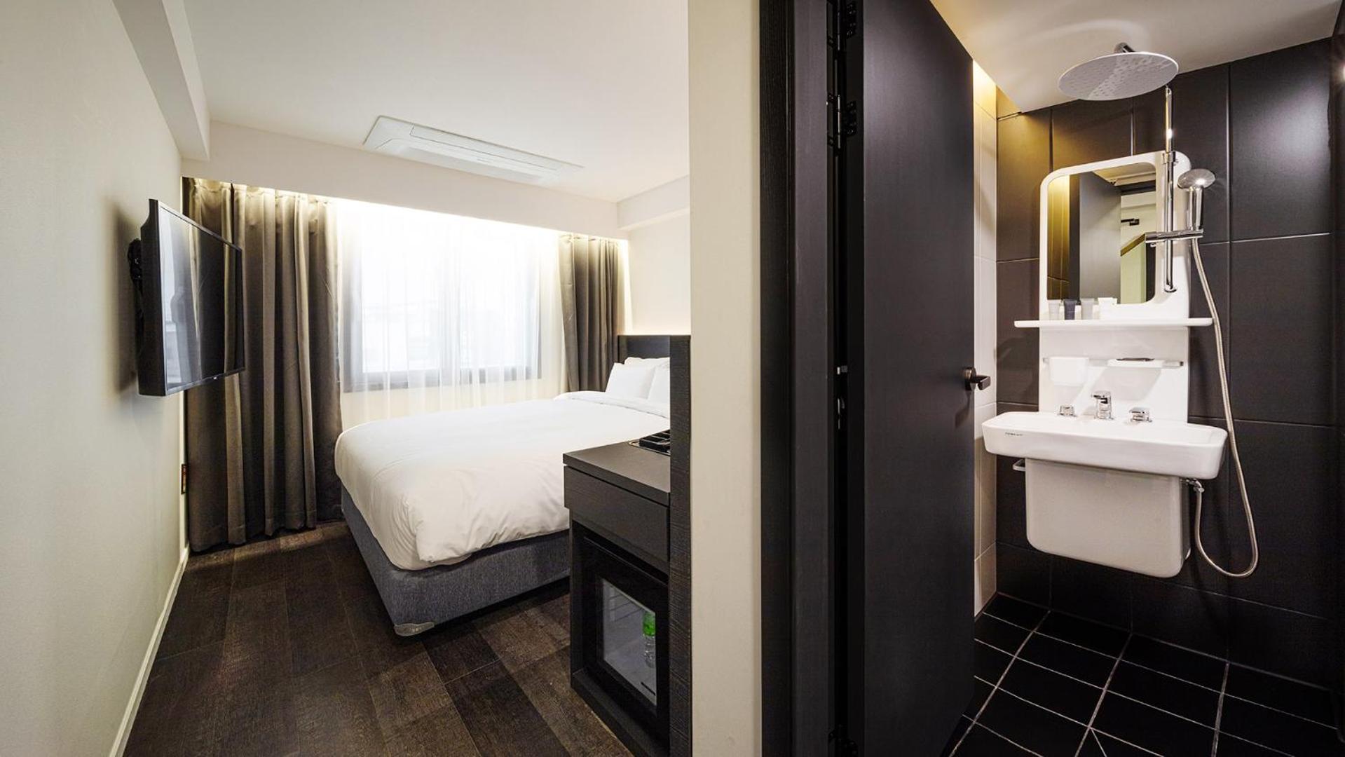 Standard King Room - Photo 3