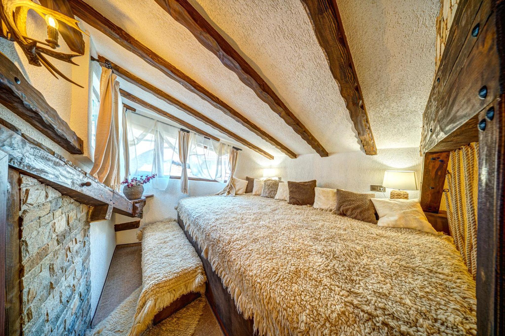 Apartment - Split Level - Photo 6