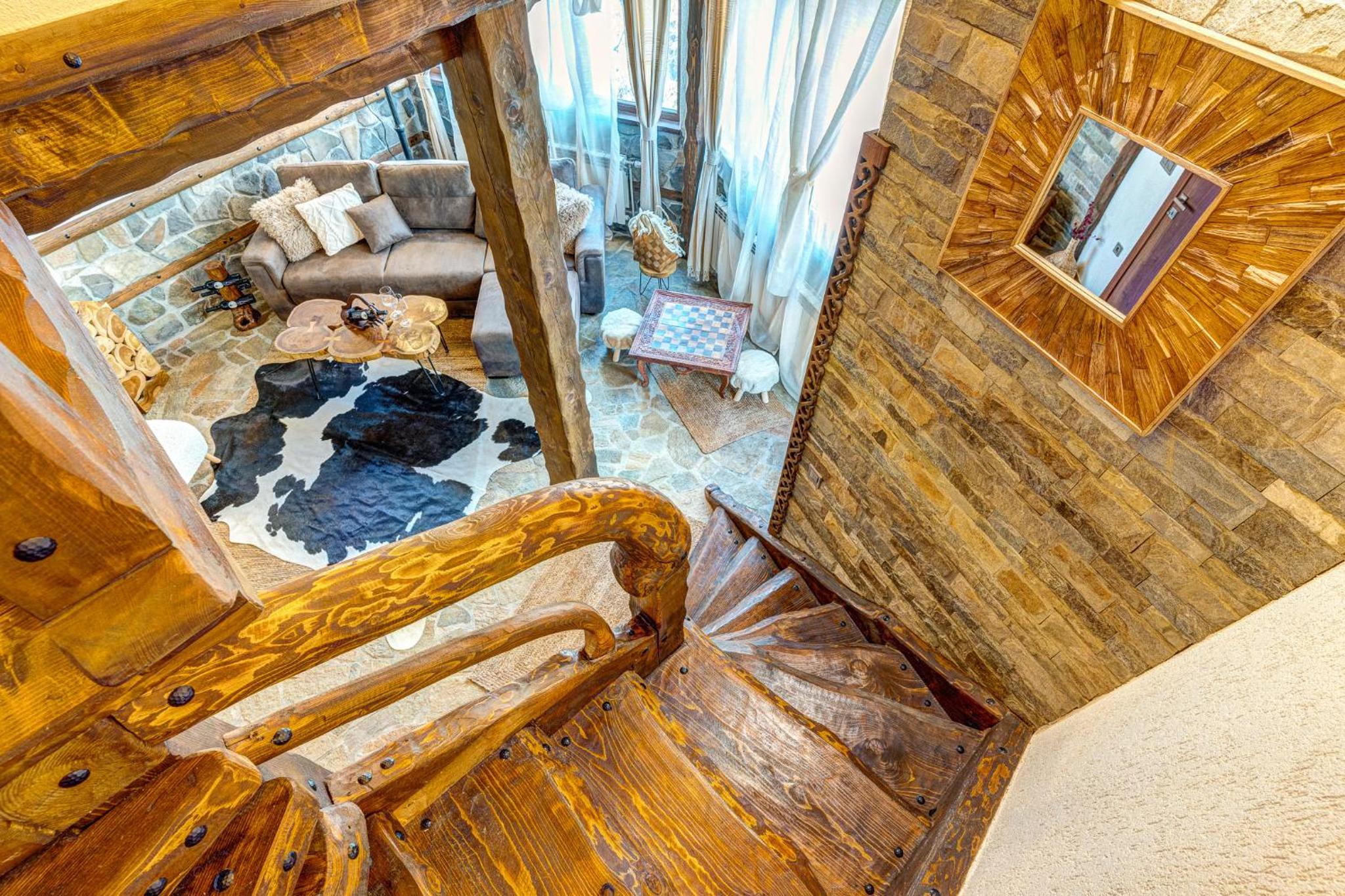Apartment - Split Level - Photo 3