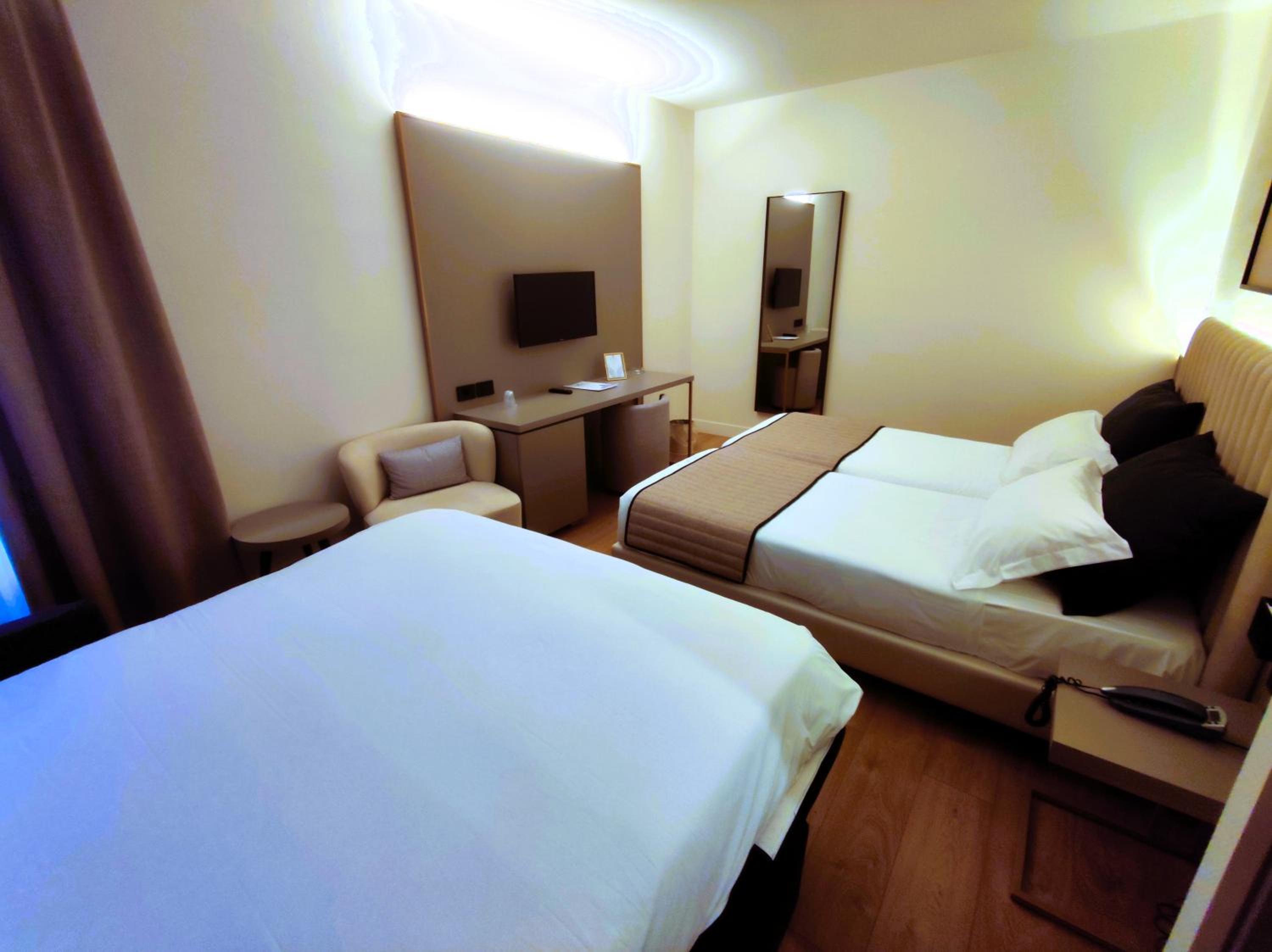 Quadruple Room - Photo 3