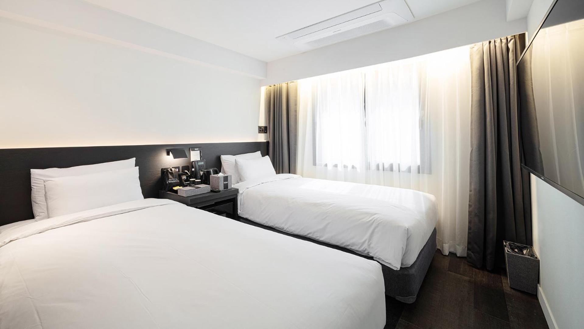 Standard Twin Room - Photo 1