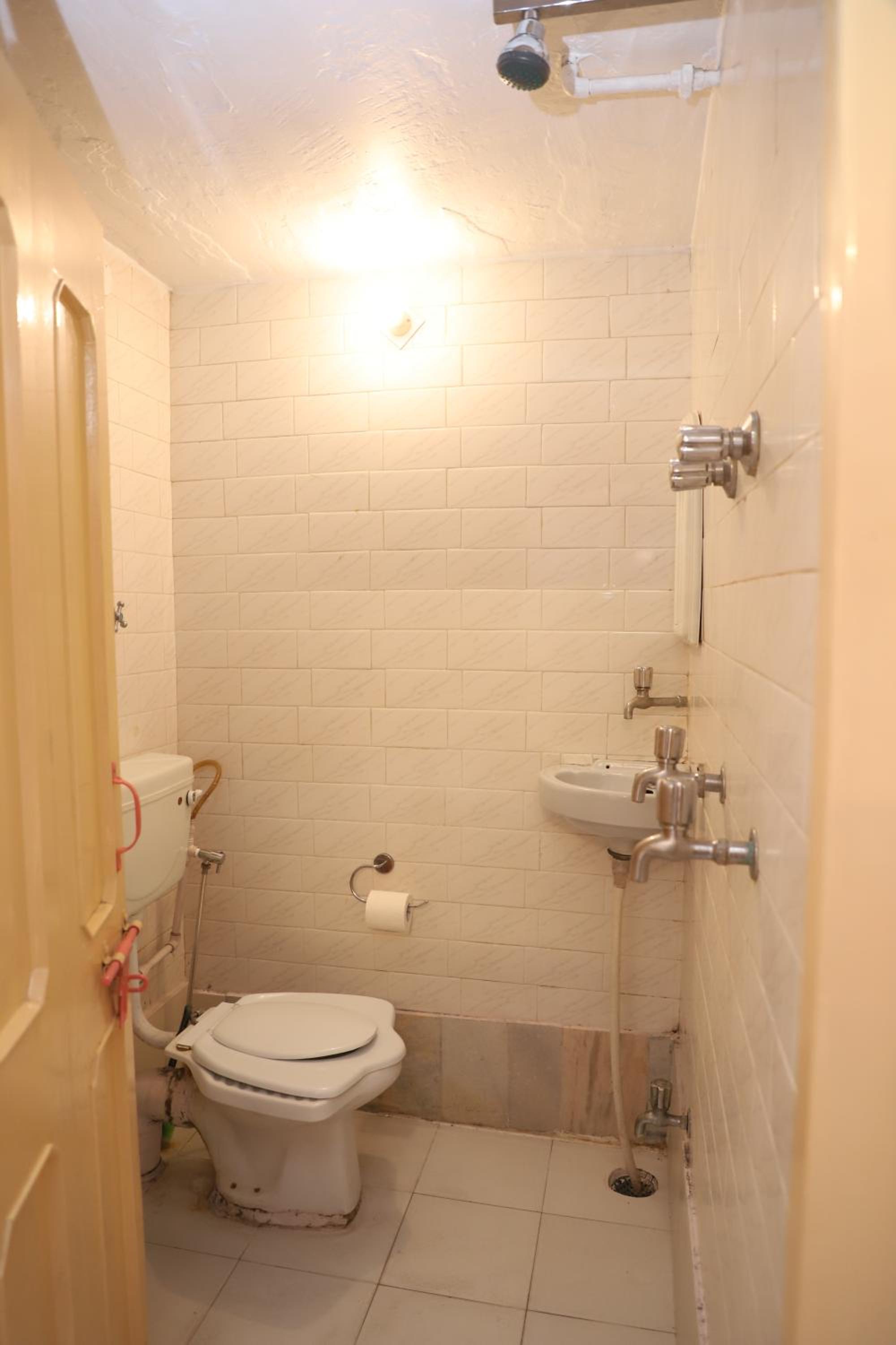 Economy Double Room photo 2