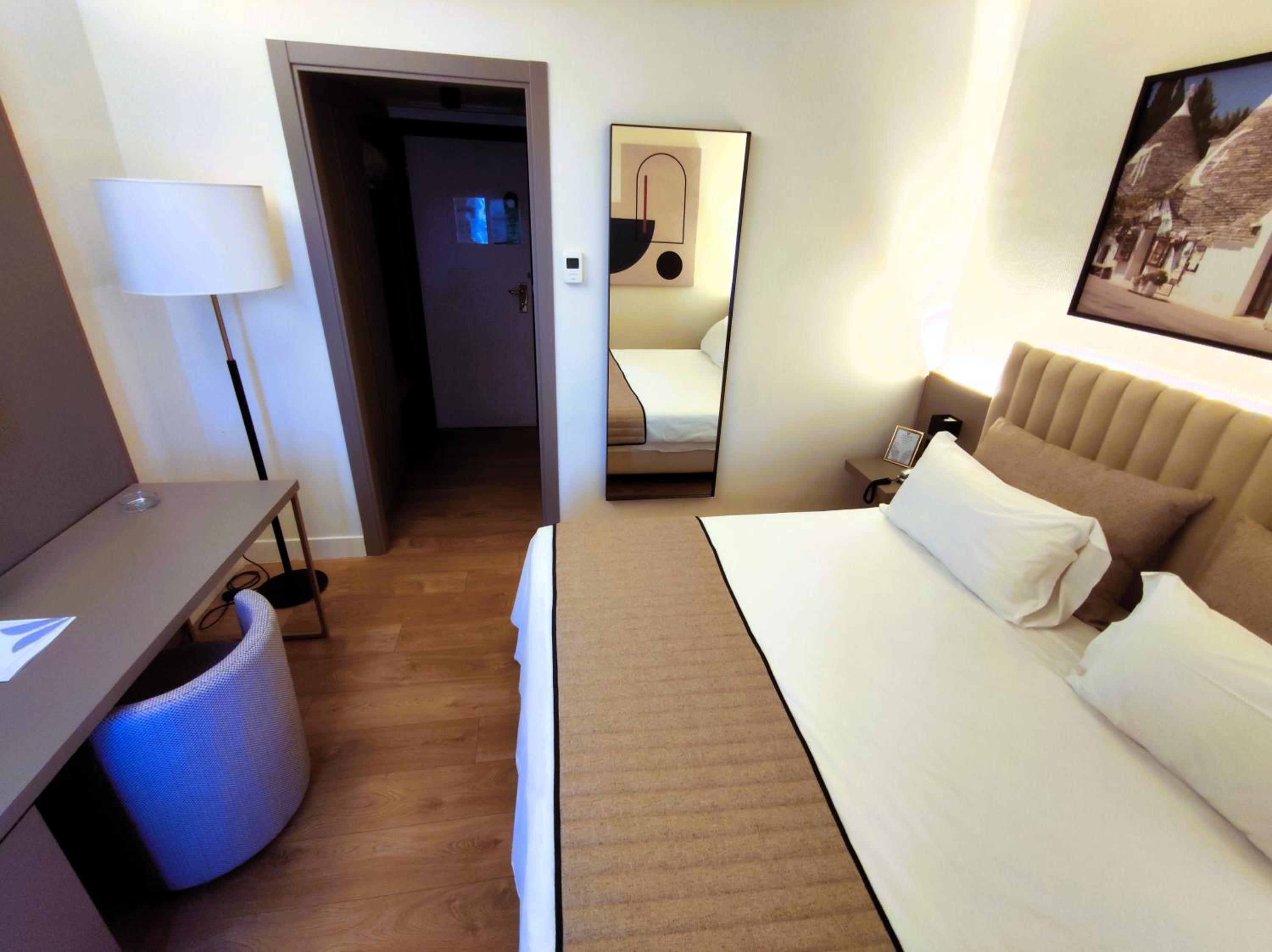 Double Room - Photo 2