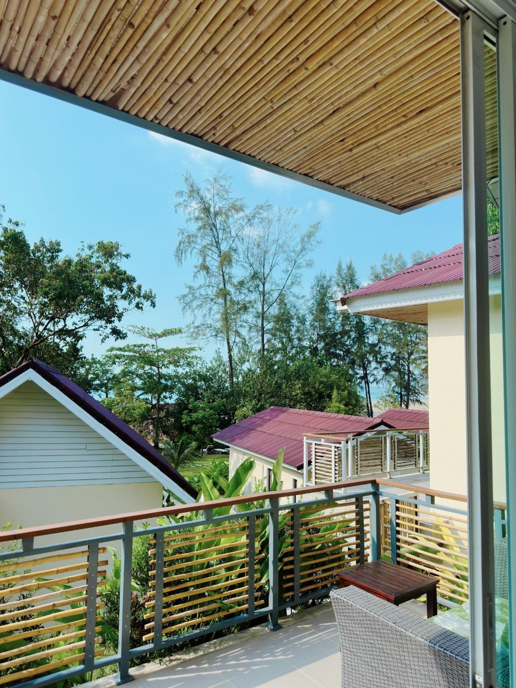 Bungalow with Garden View photo 3