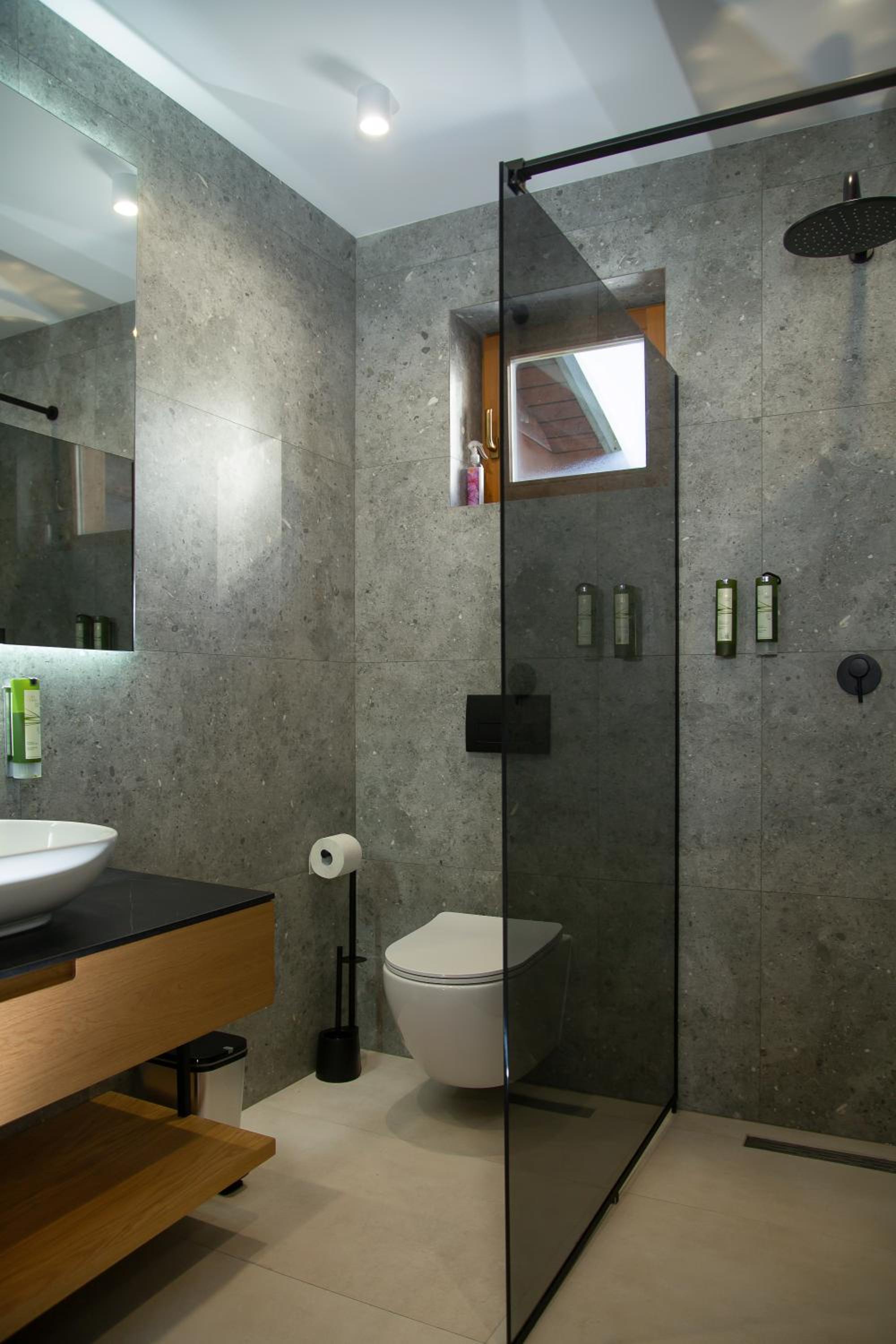 Three-Bedroom House photo 2