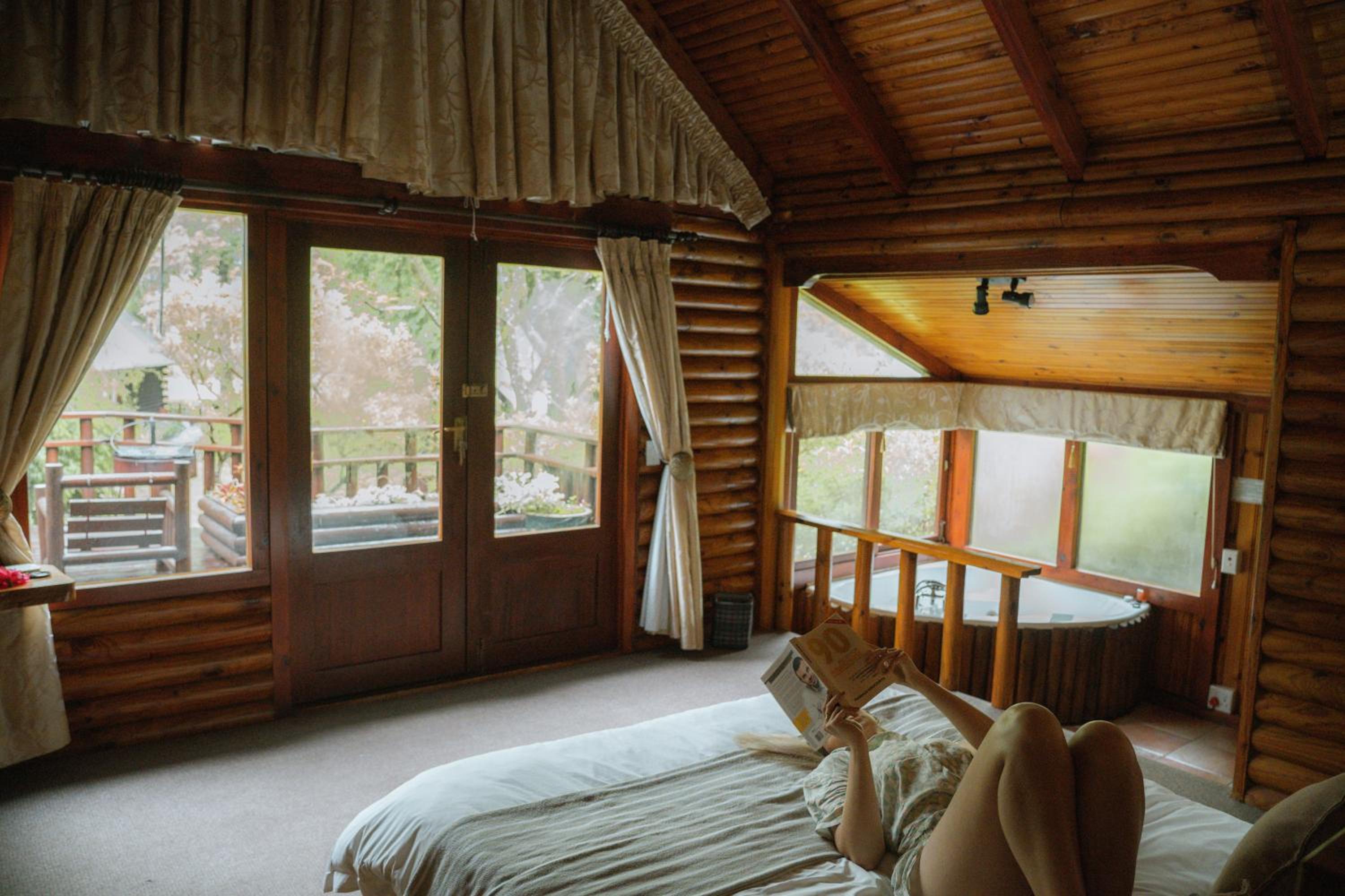 Honeymoon Suite photo 3