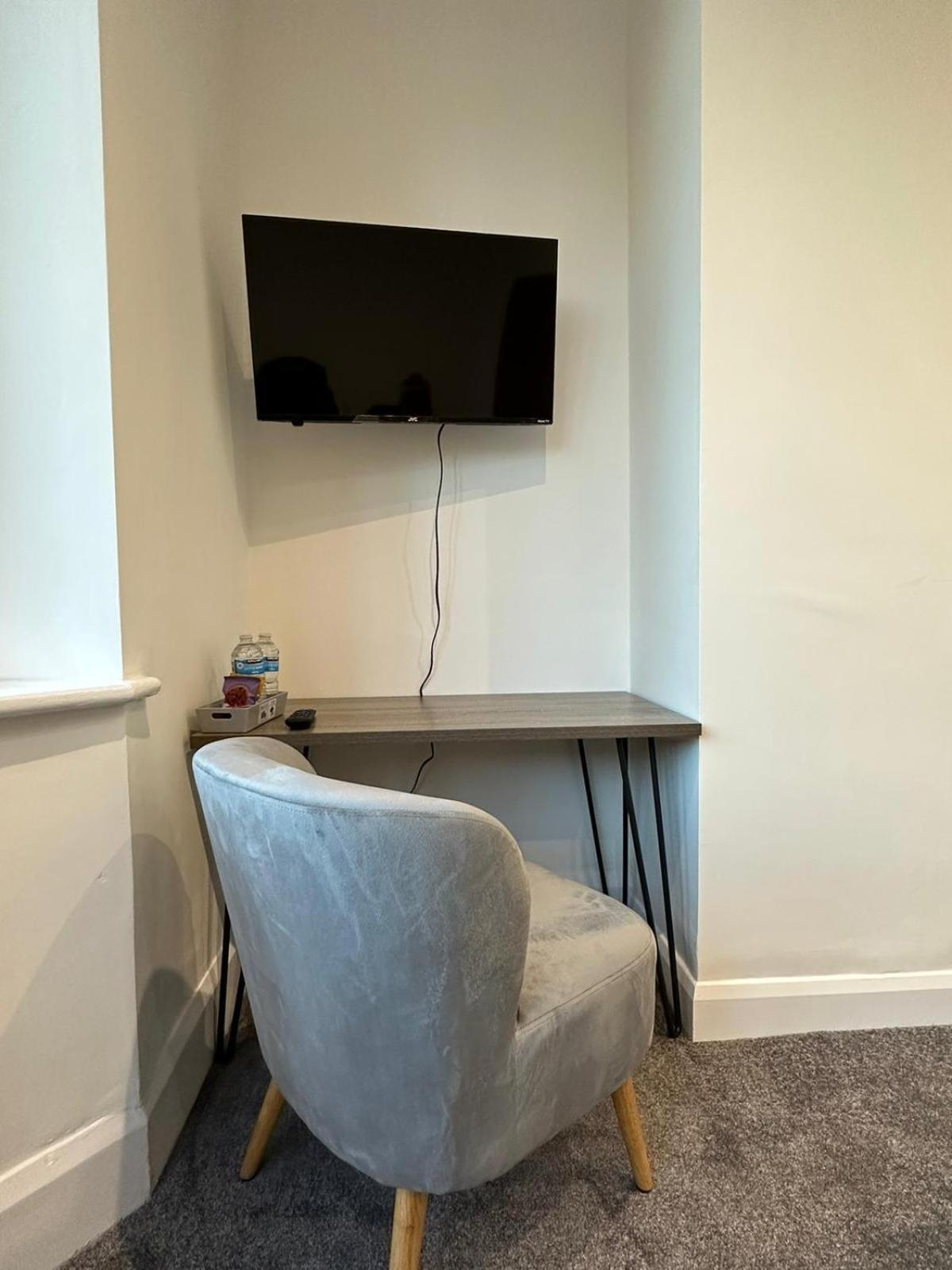 Large Double or Twin Room photo 2