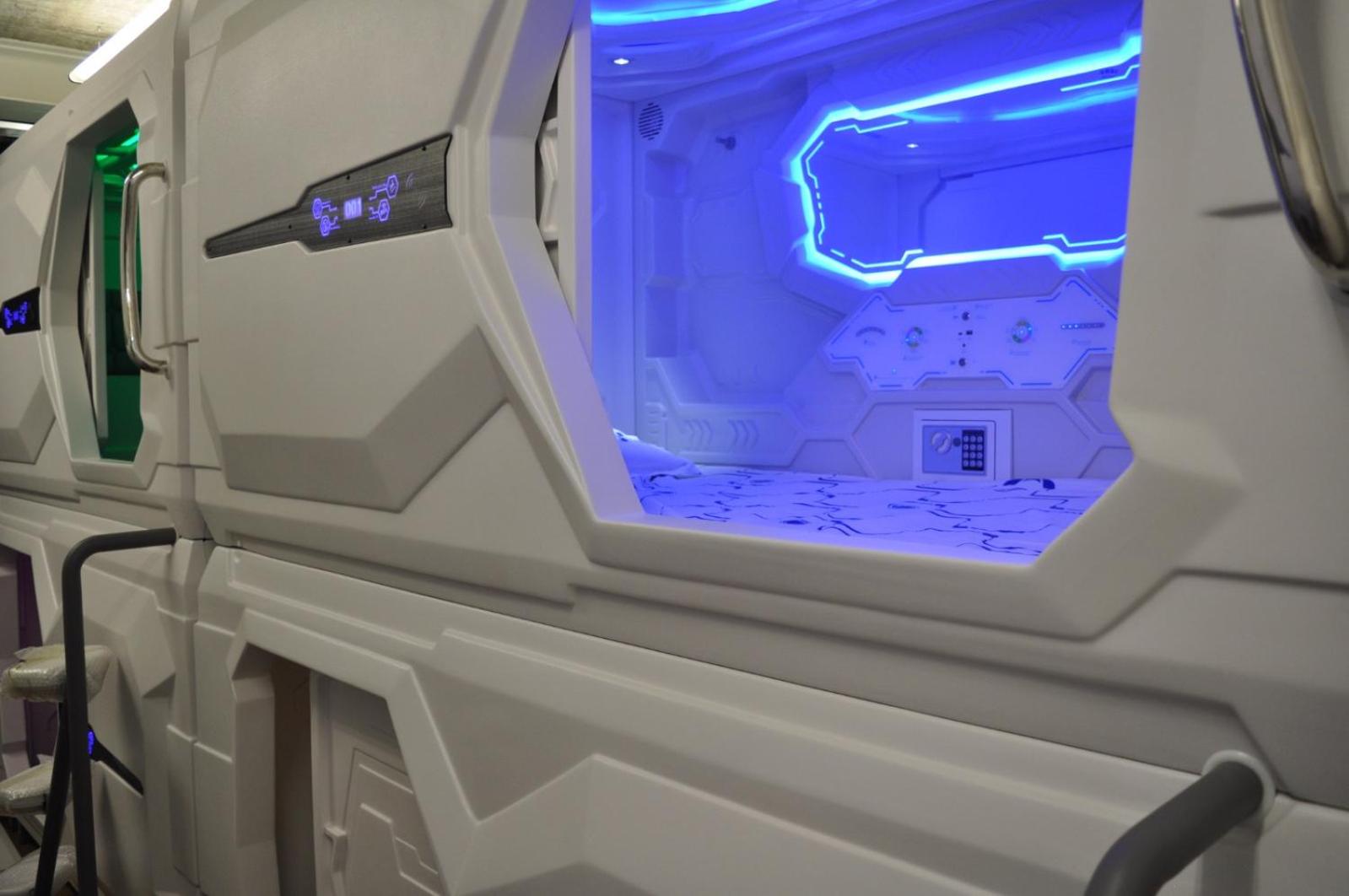 Capsule photo 1