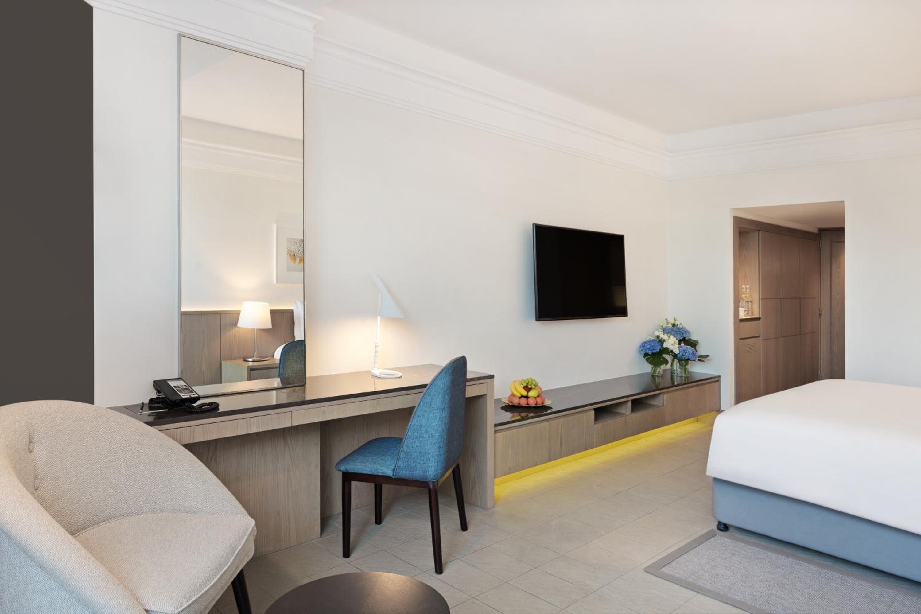 Cabana Room, Private Terrace, Direct Pool & Beach Access