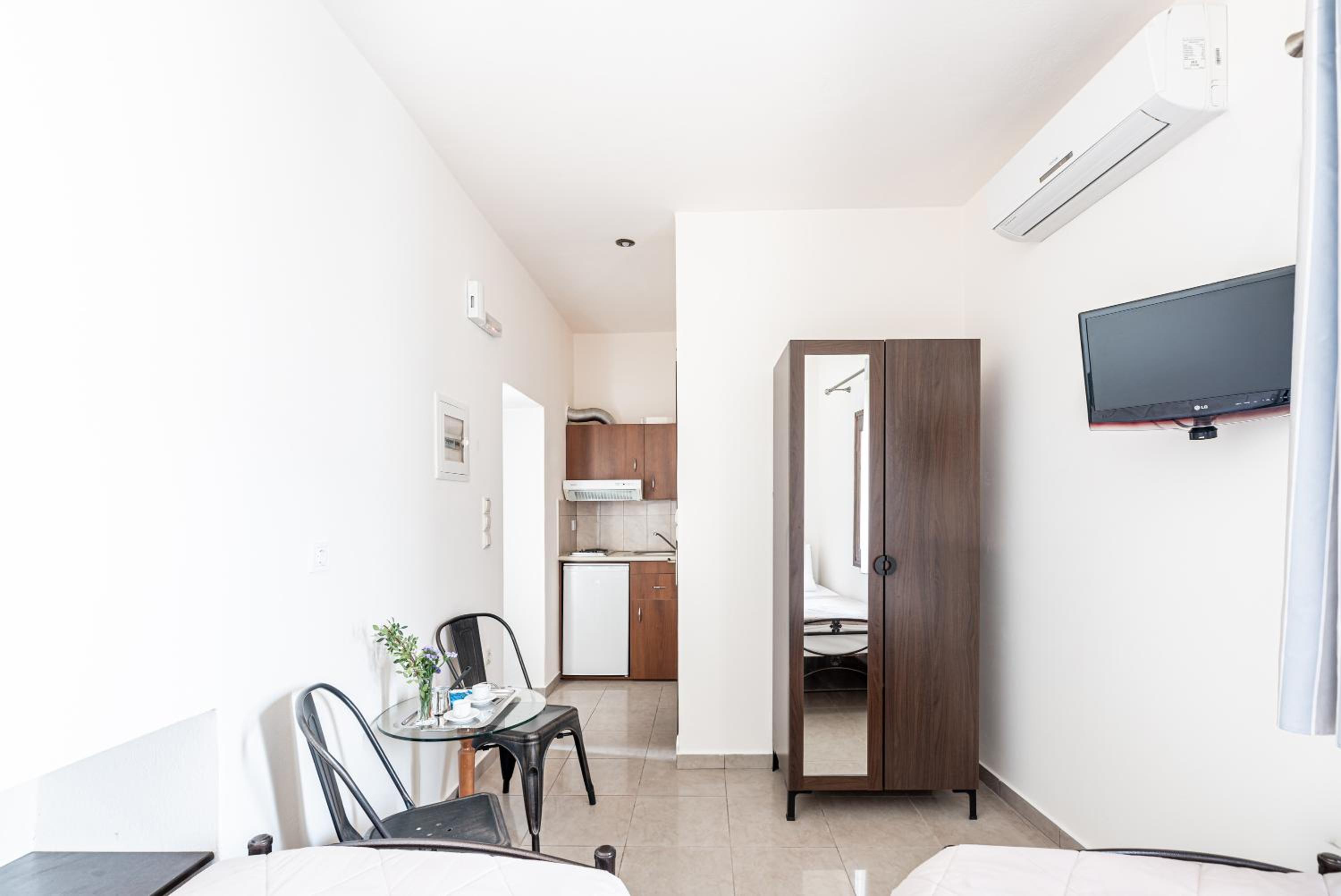Budget Twin Room photo 3