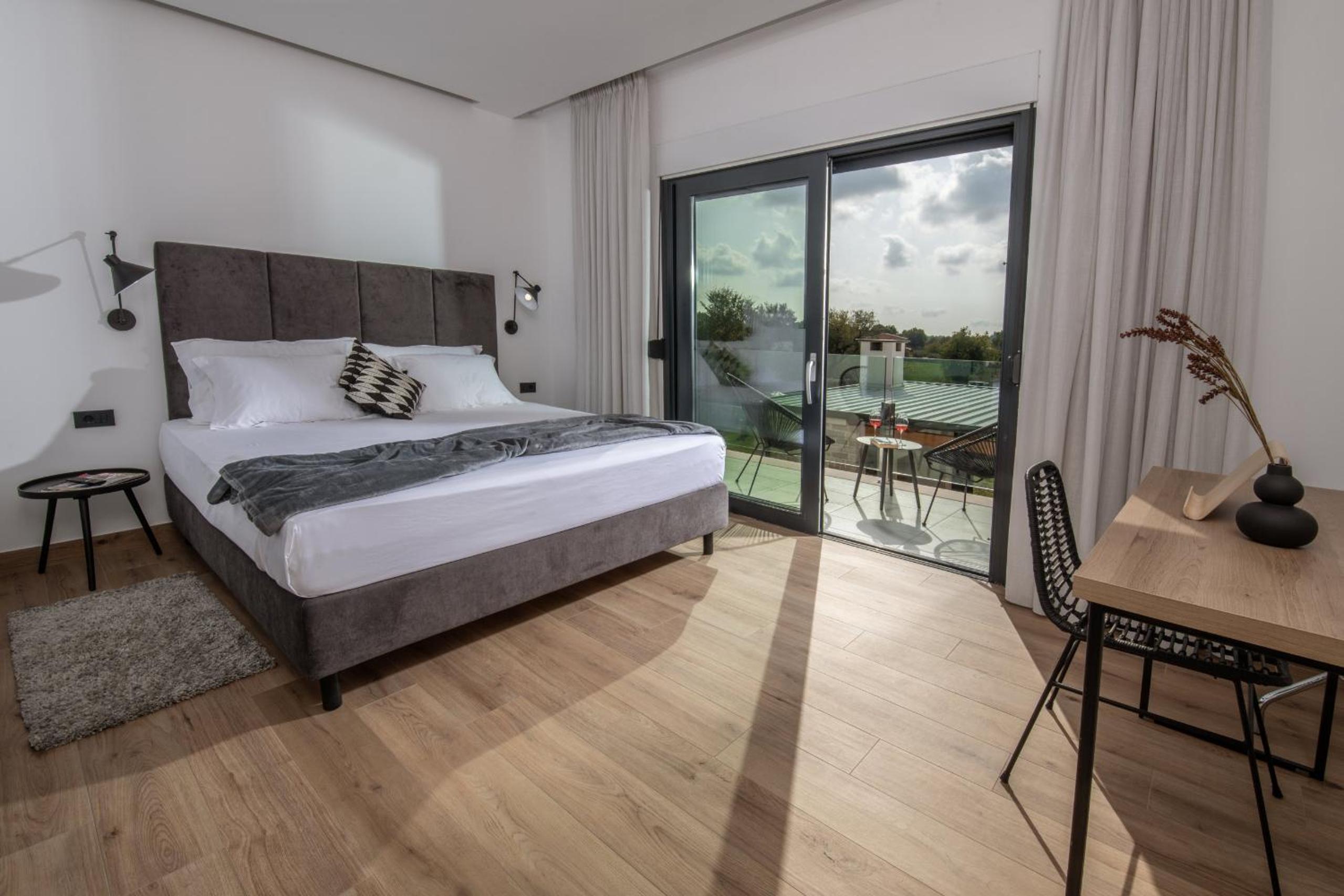 Villa photo 2
