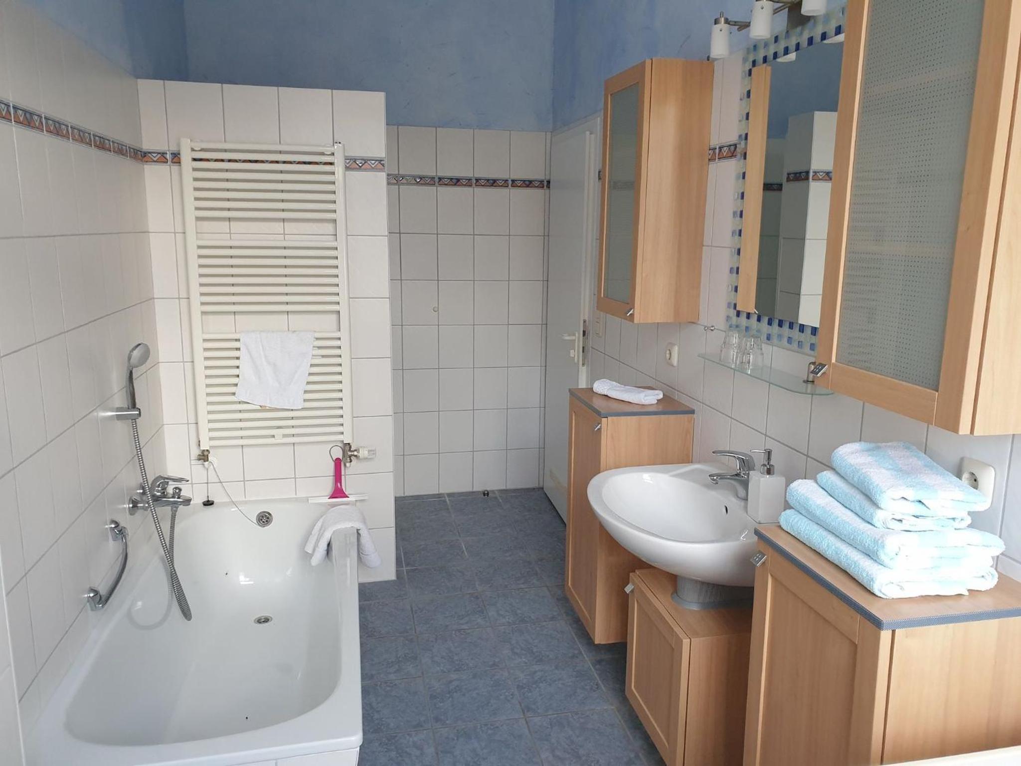 One-Bedroom Apartment with Terrace photo 2