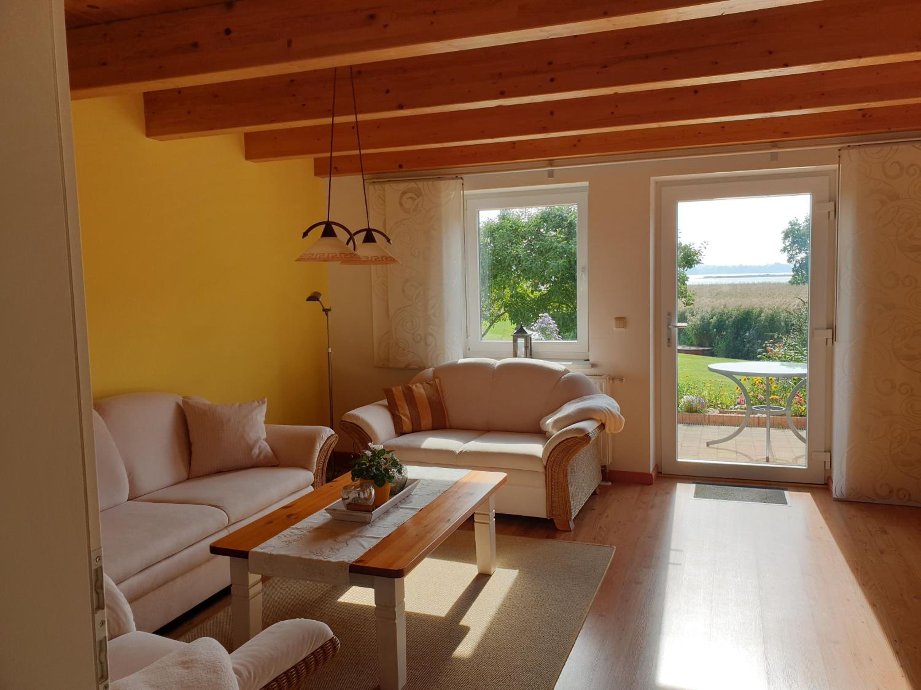 One-Bedroom Apartment with Terrace photo 1