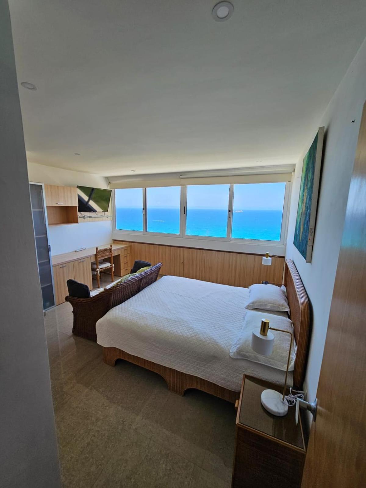 Apartment With Sea View photo 2