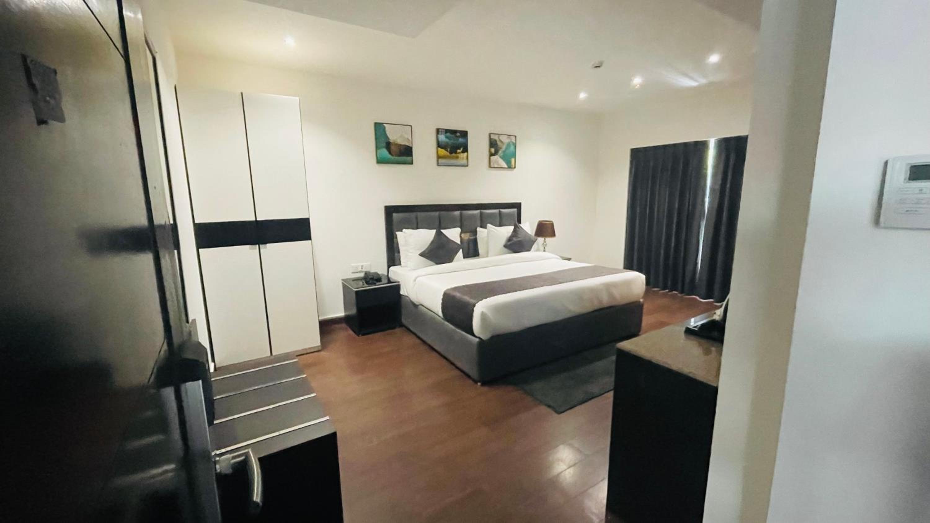 Superior Room with City View - Photo 21