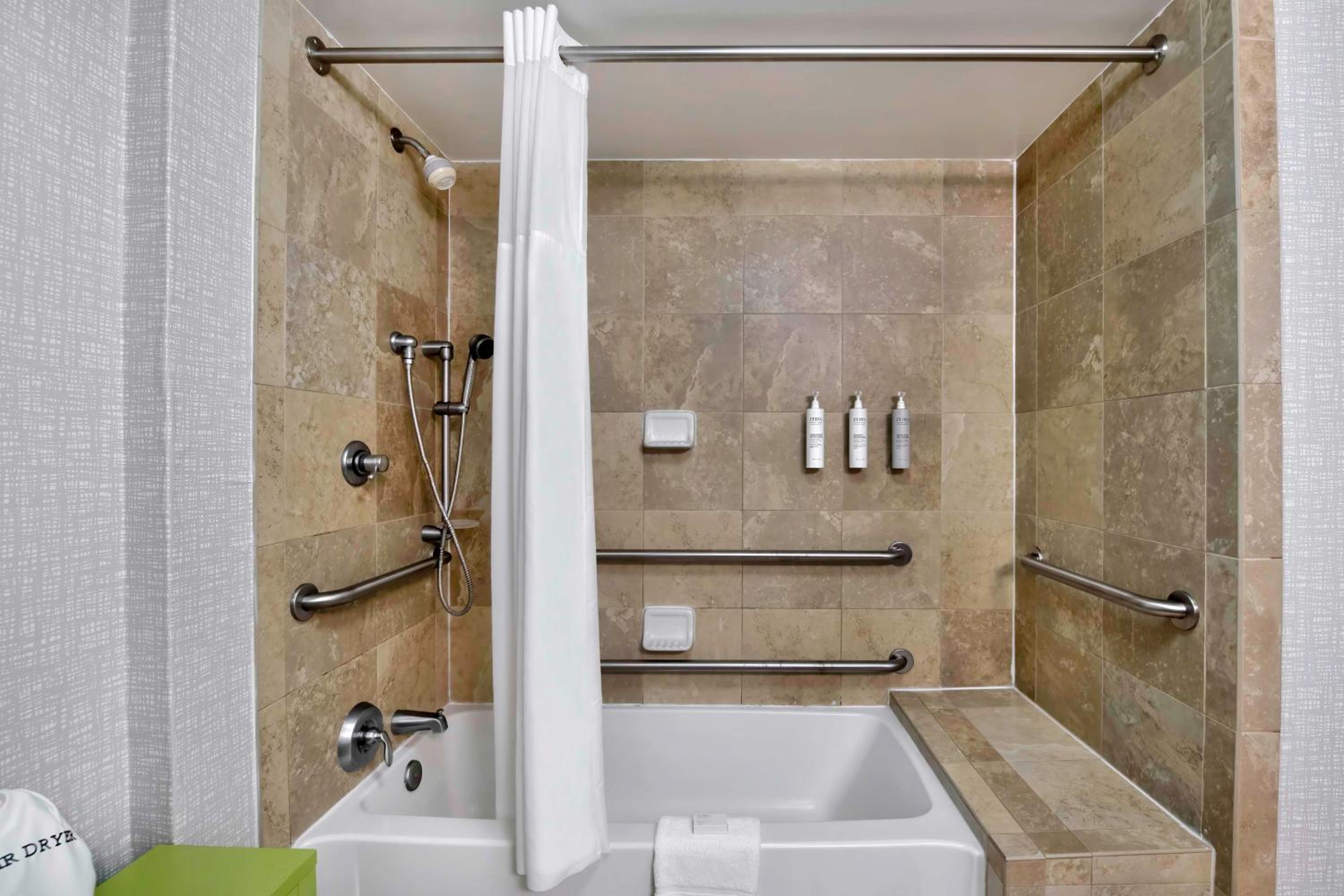 King Studio Suite - Mobility Access/Non-Smoking - Photo 4