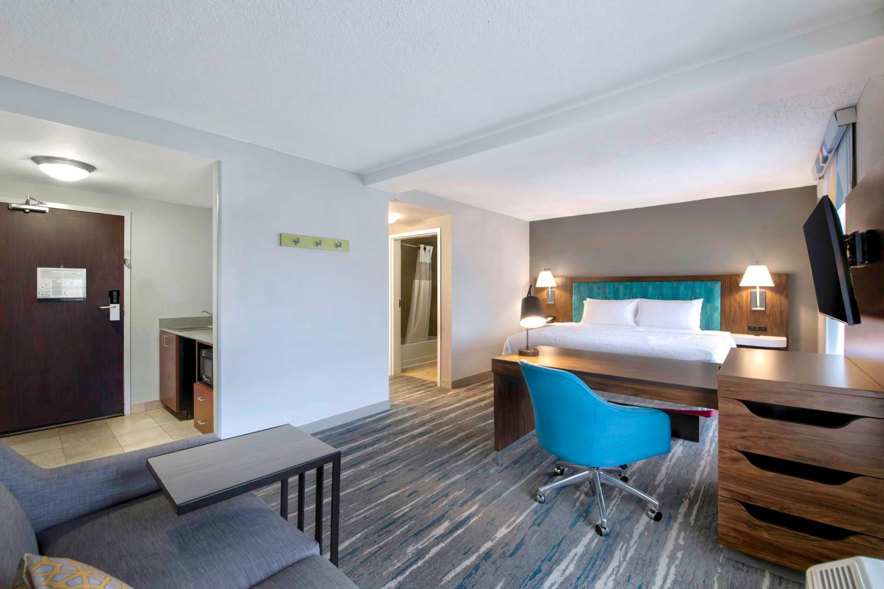 King Studio Suite - Non-Smoking - Photo 3