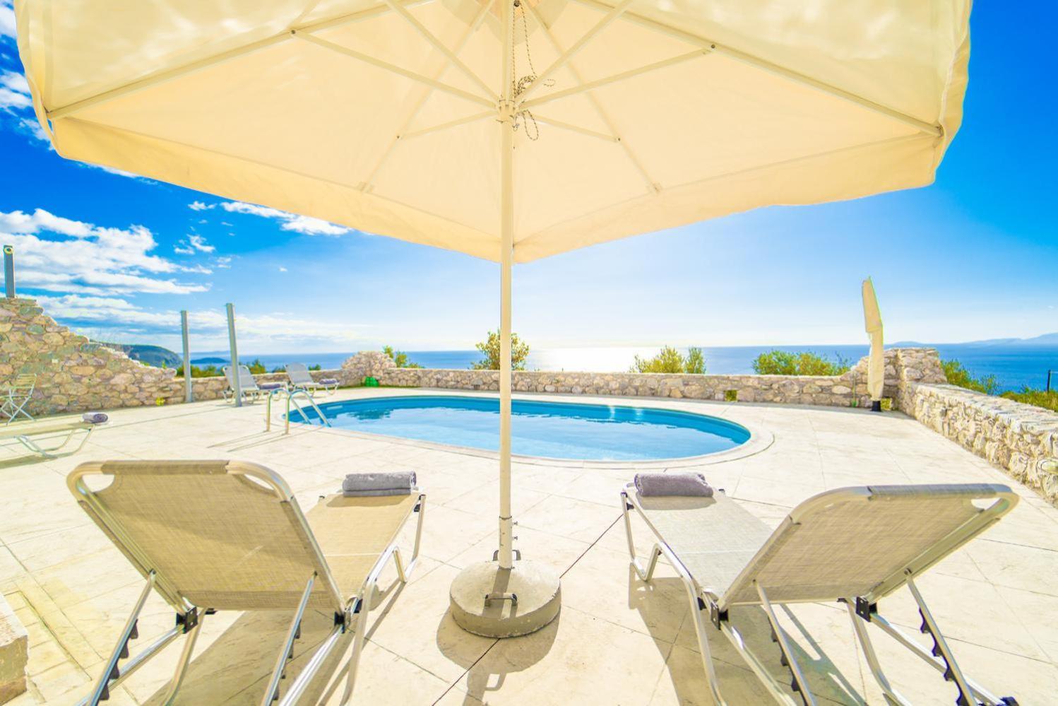 Villa photo 2