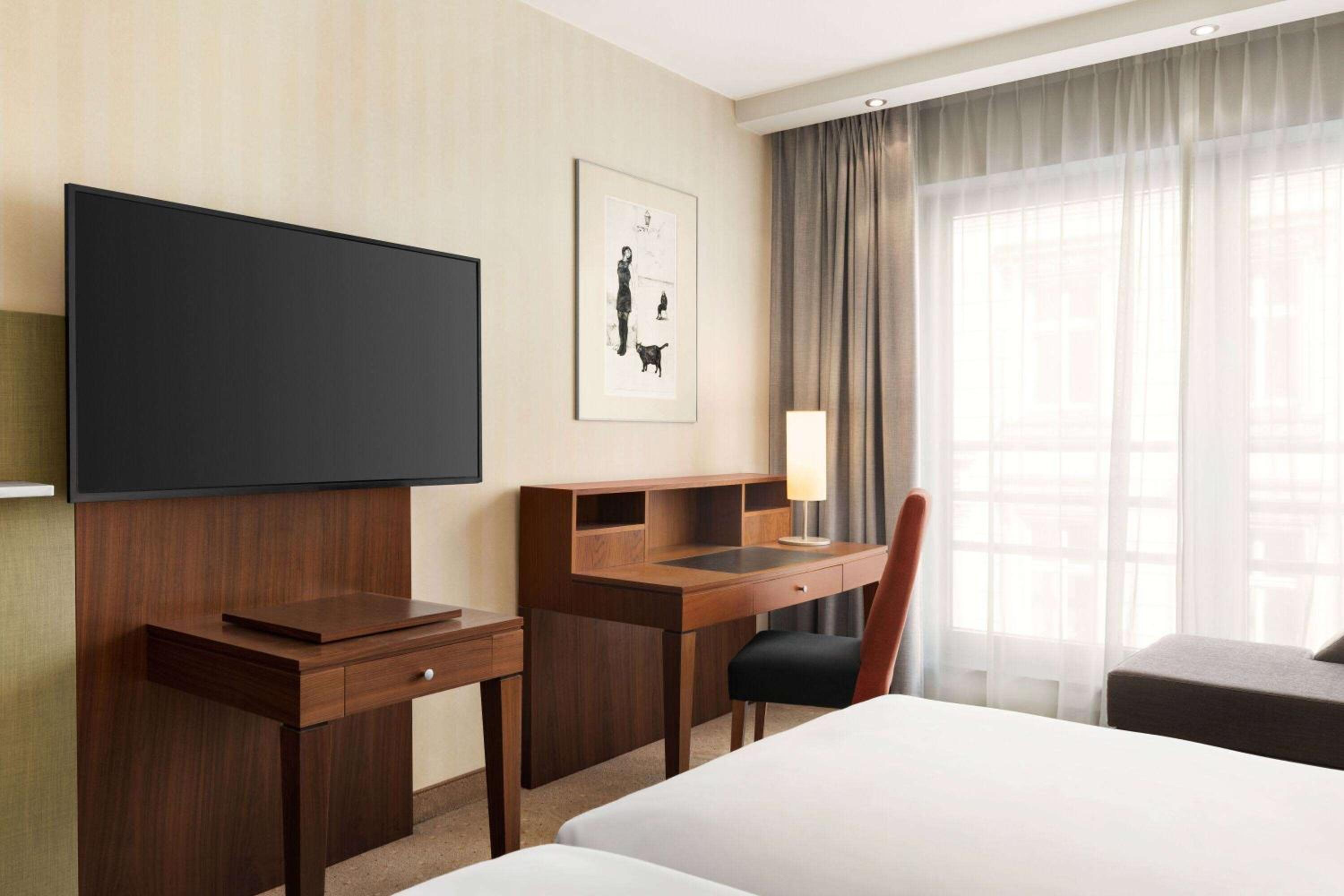 Classic King Room - Photo 5